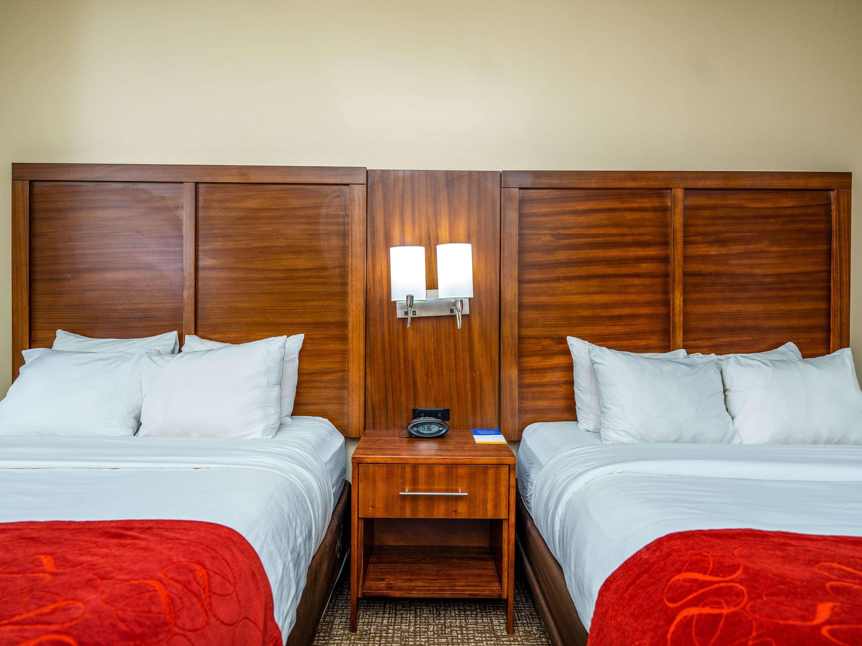 Suite Two Queen Beds Non Smoking