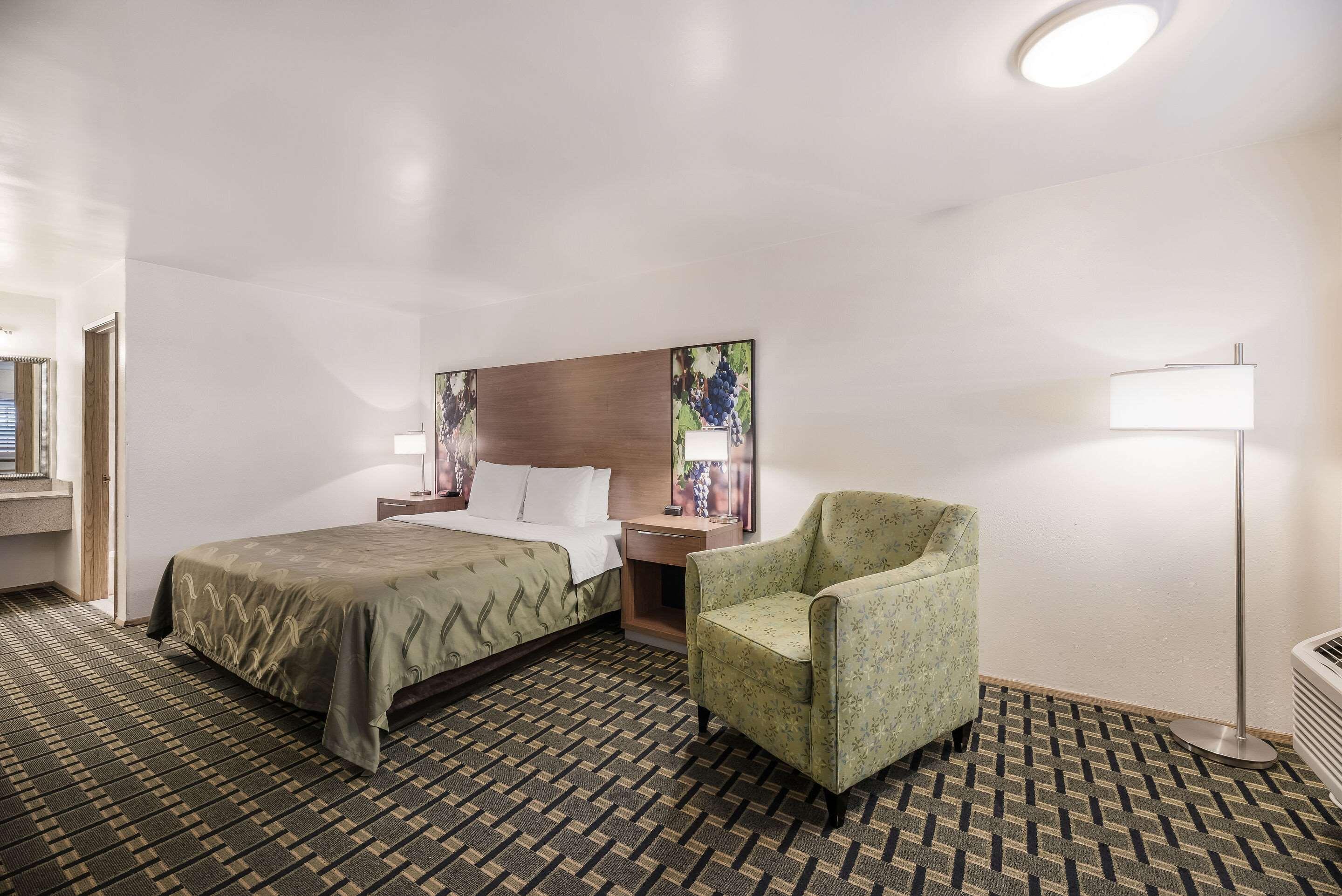 Double King Bed Non Smoking