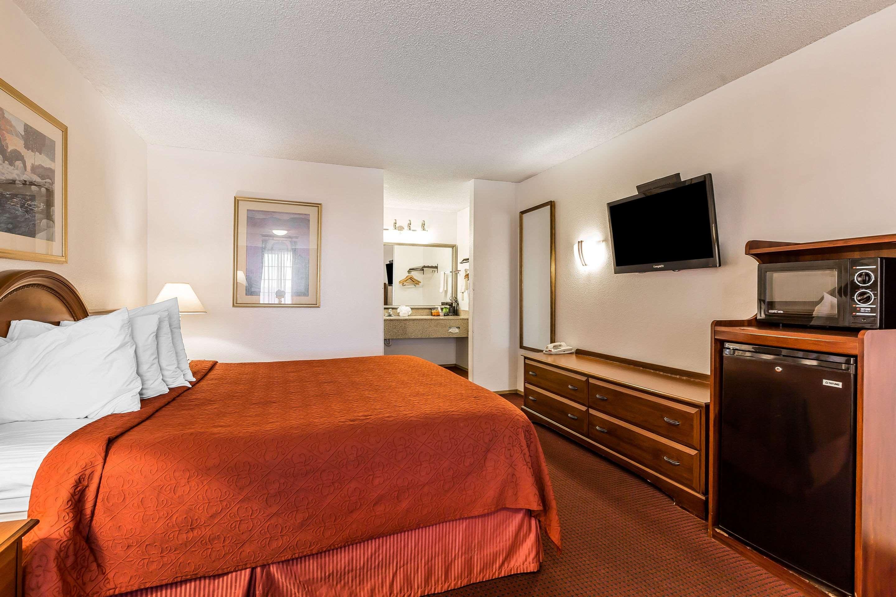 Double King Bed Non Smoking