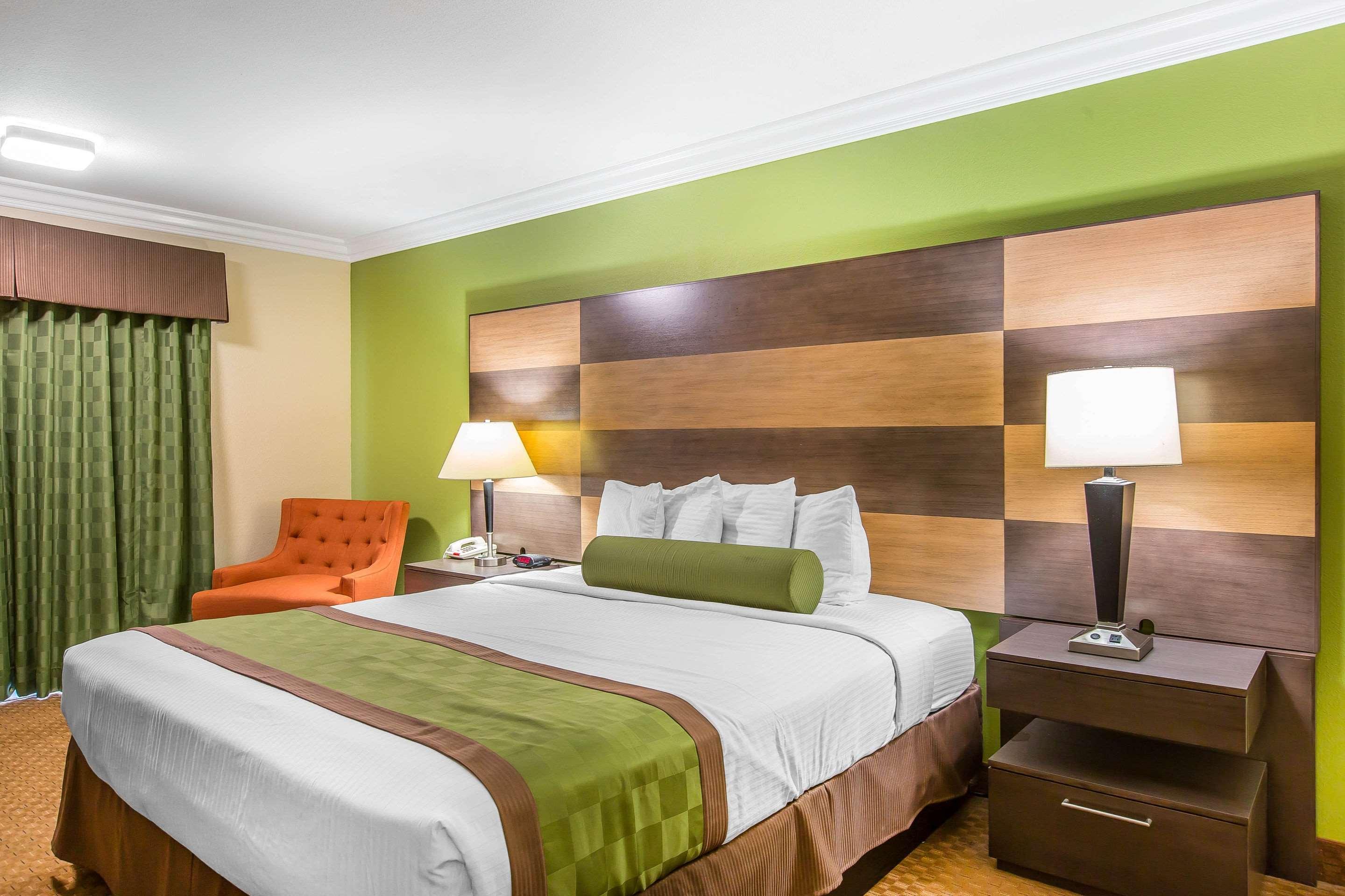 Double King Bed Non Smoking