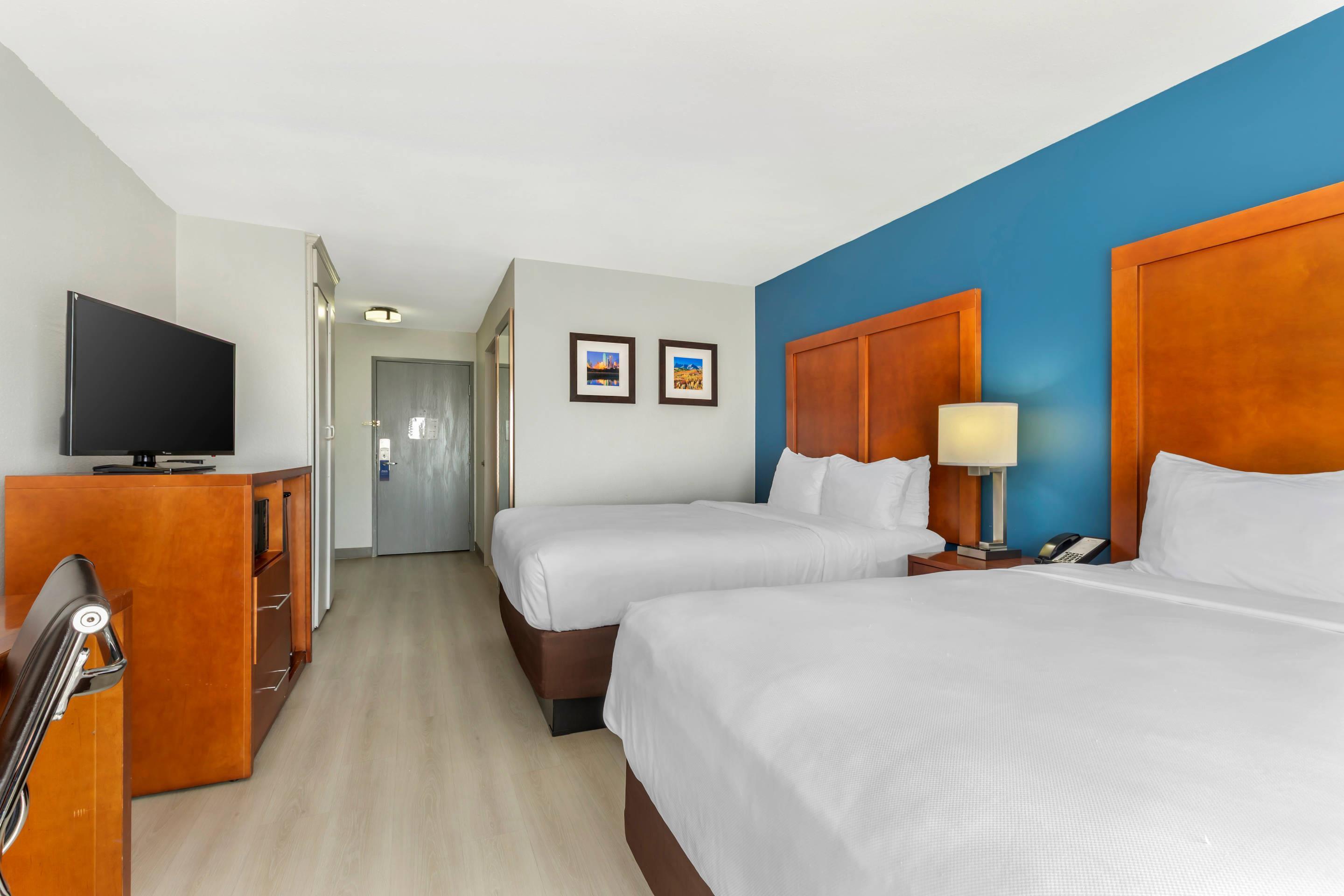 Double Two Queen Beds Non Smoking