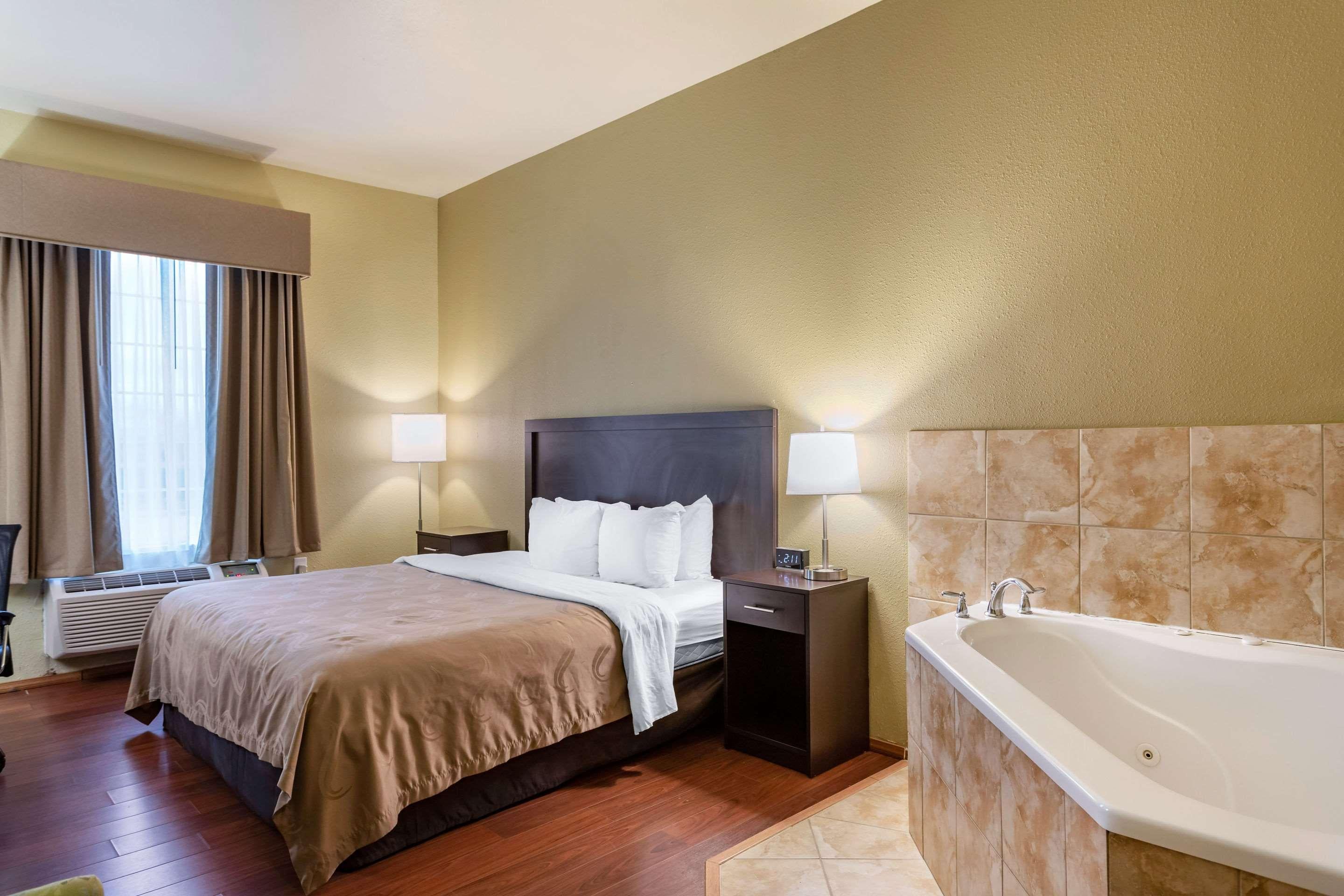 Double King Bed Non Smoking