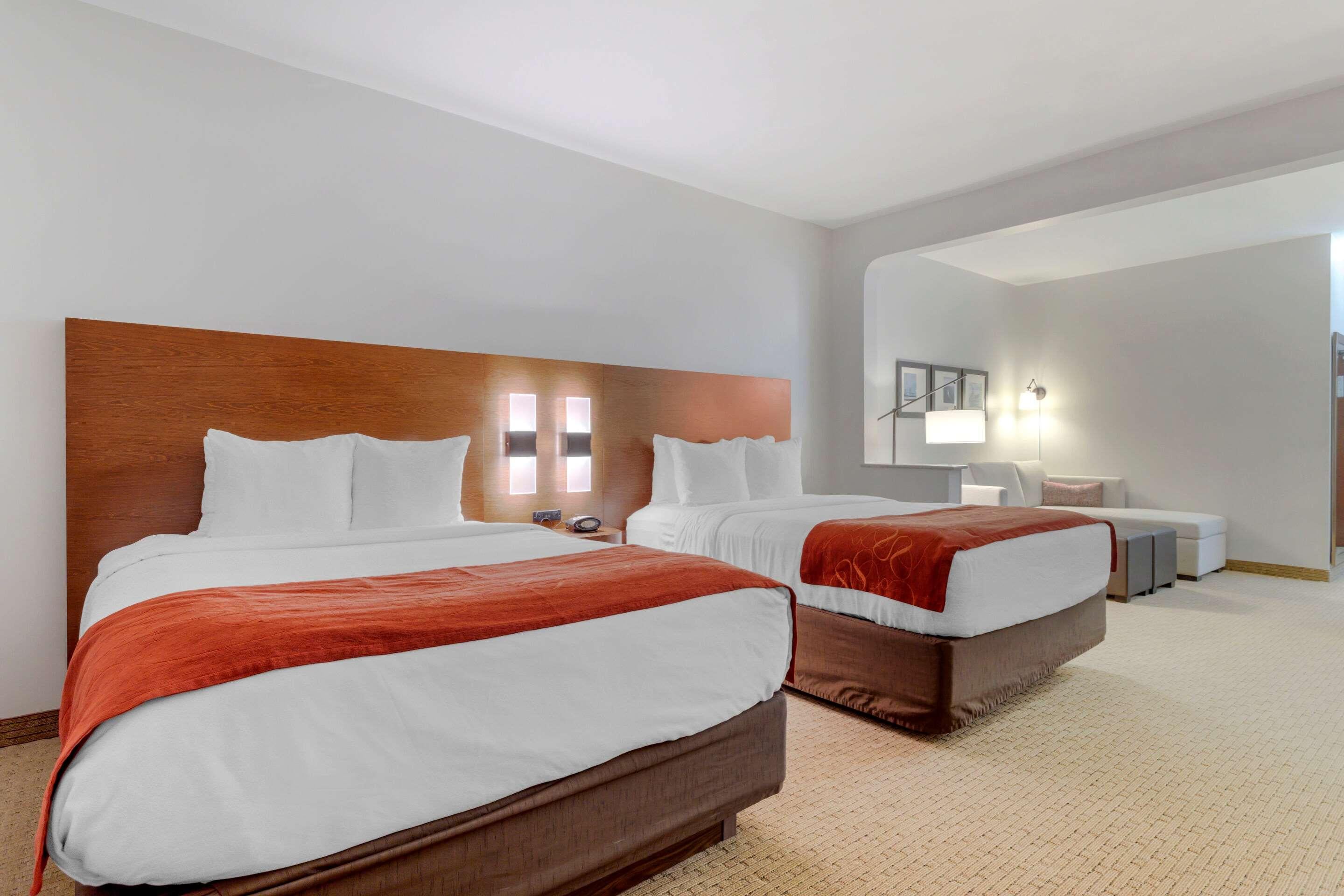 Suite Two Queen Beds Non Smoking