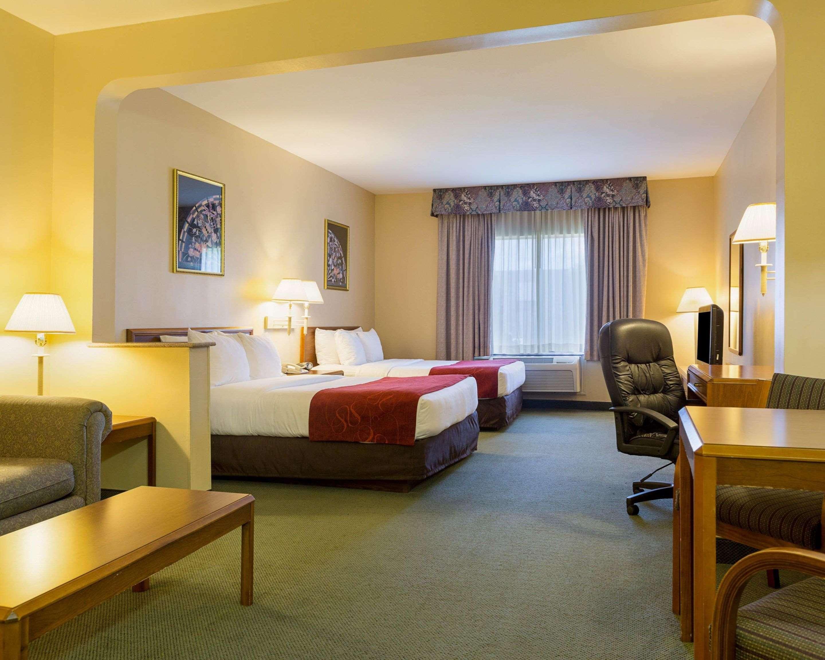 Suite Two Queen Beds Non Smoking