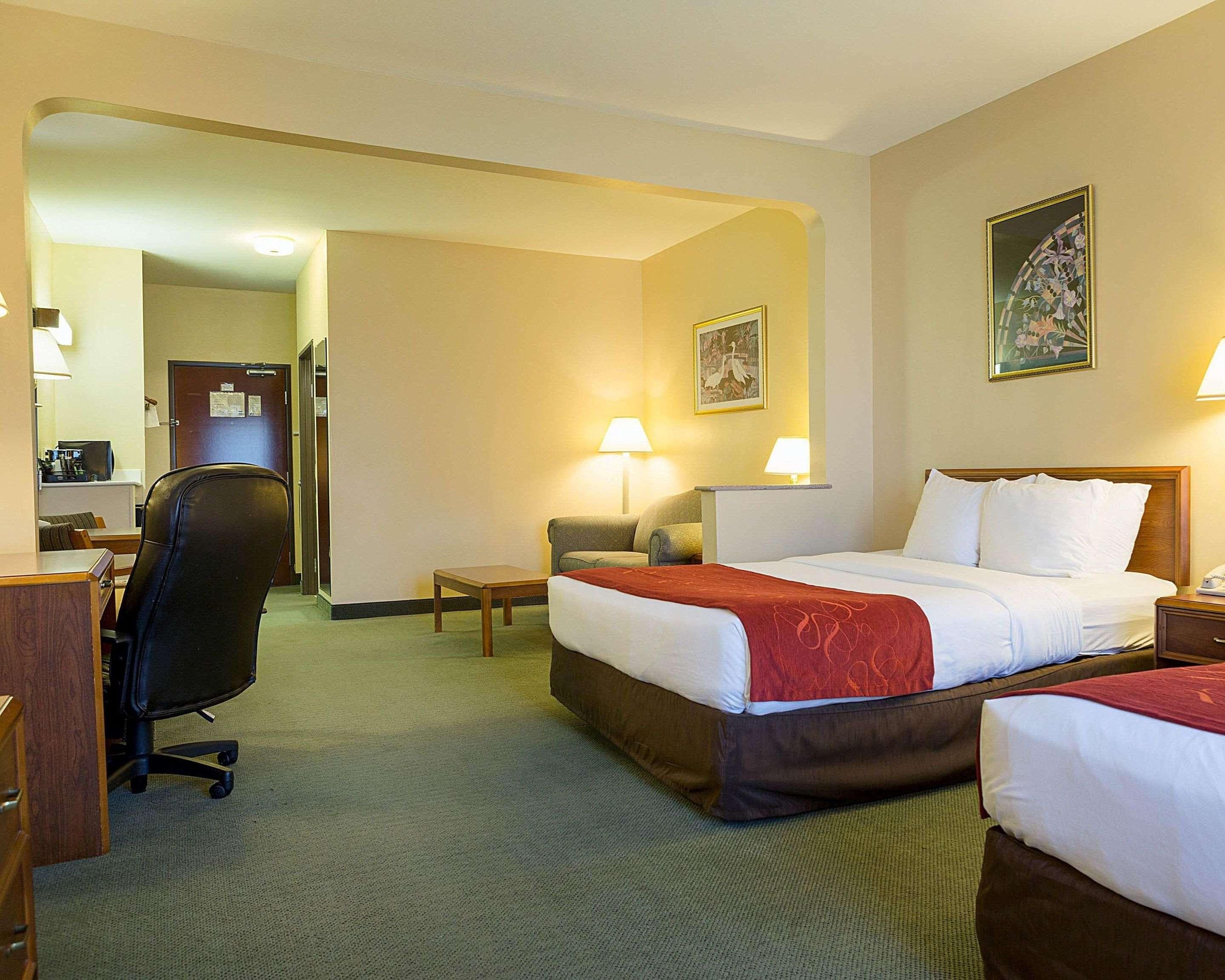 Suite Two Queen Beds Non Smoking