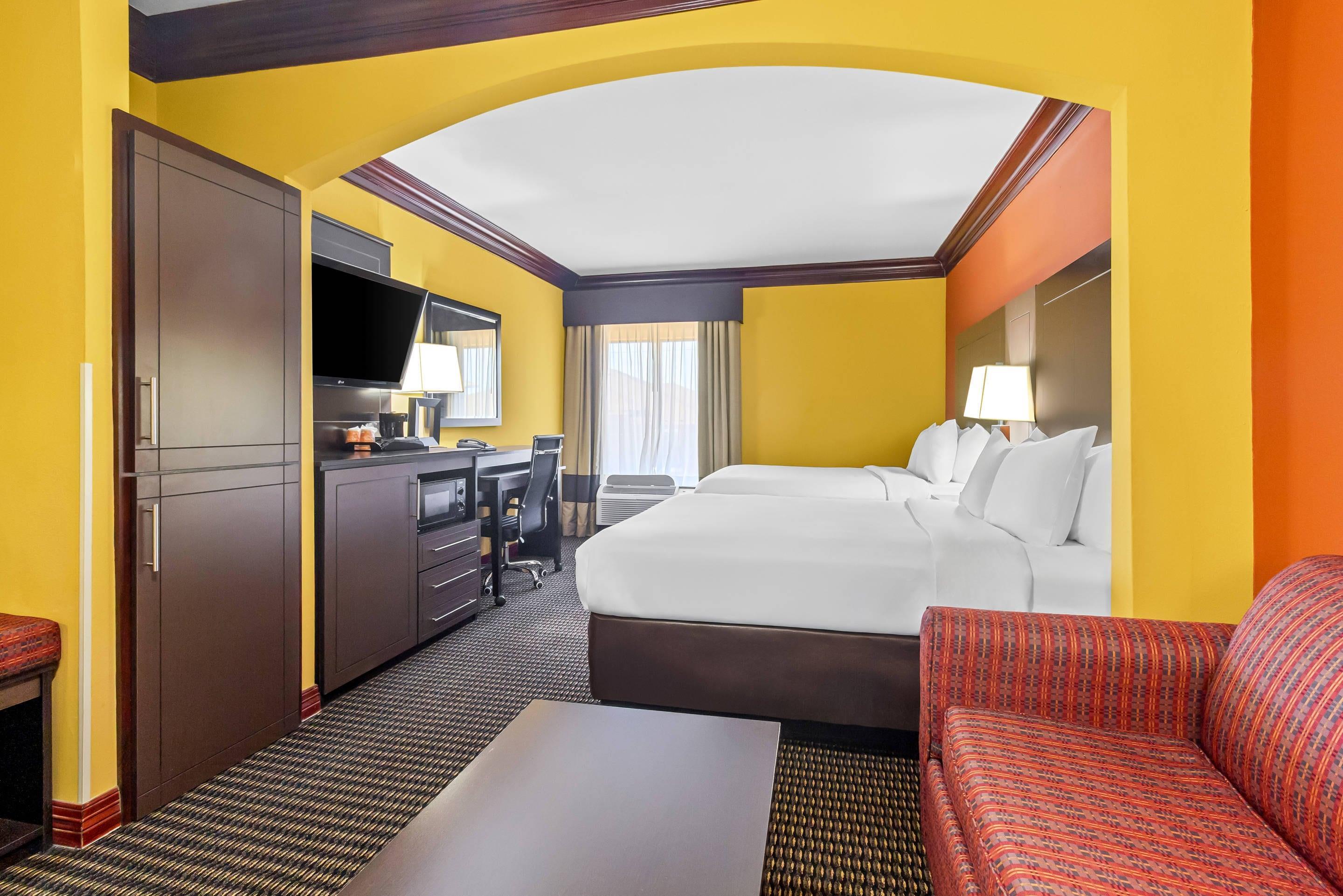 Suite Two Queen Beds