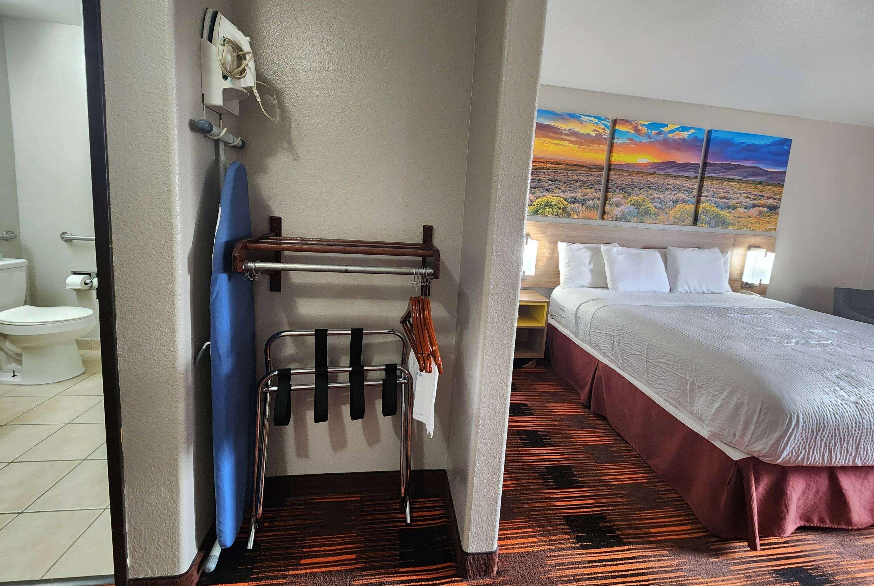 Room King Bed Non Smoking