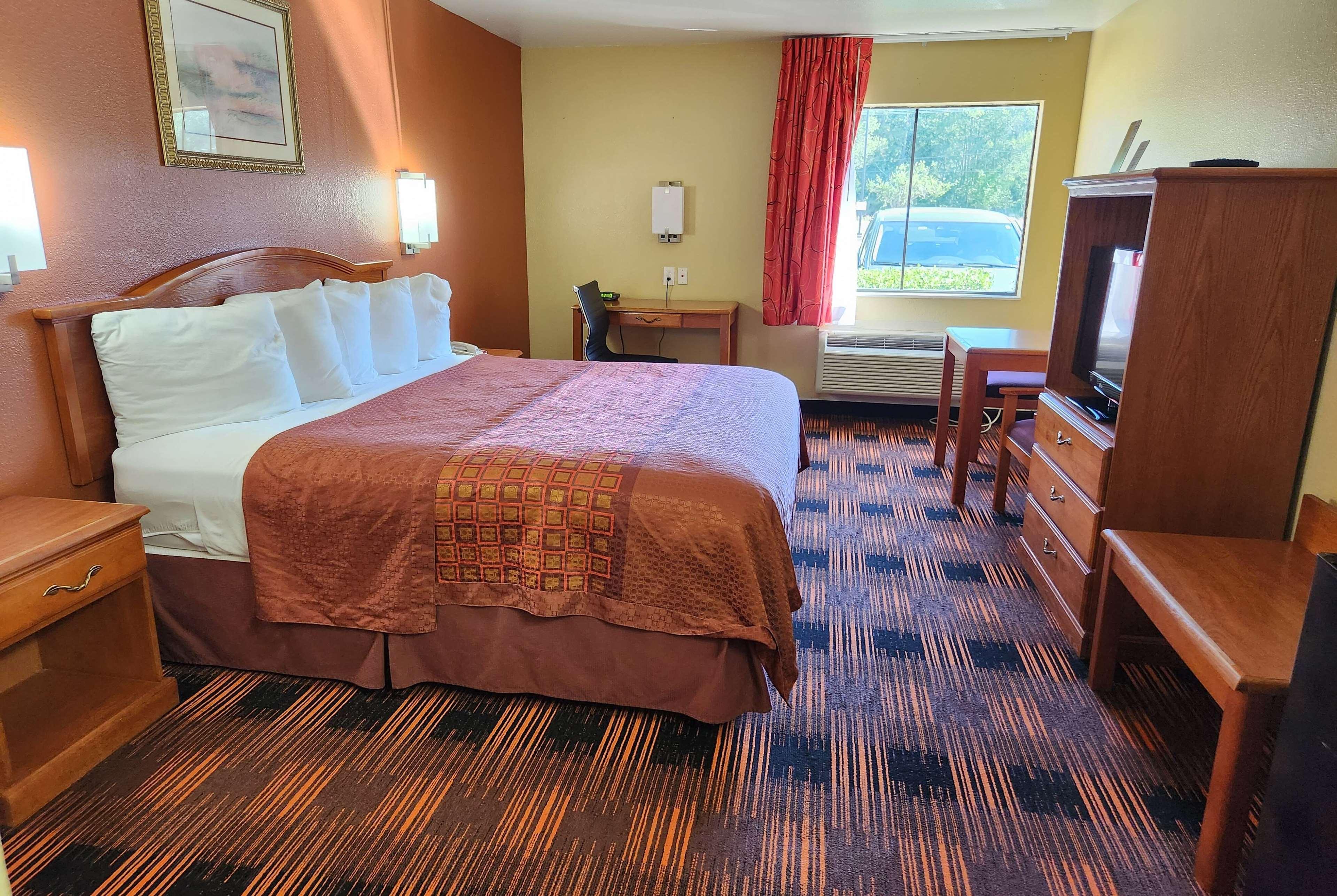 Room King Bed Non Smoking