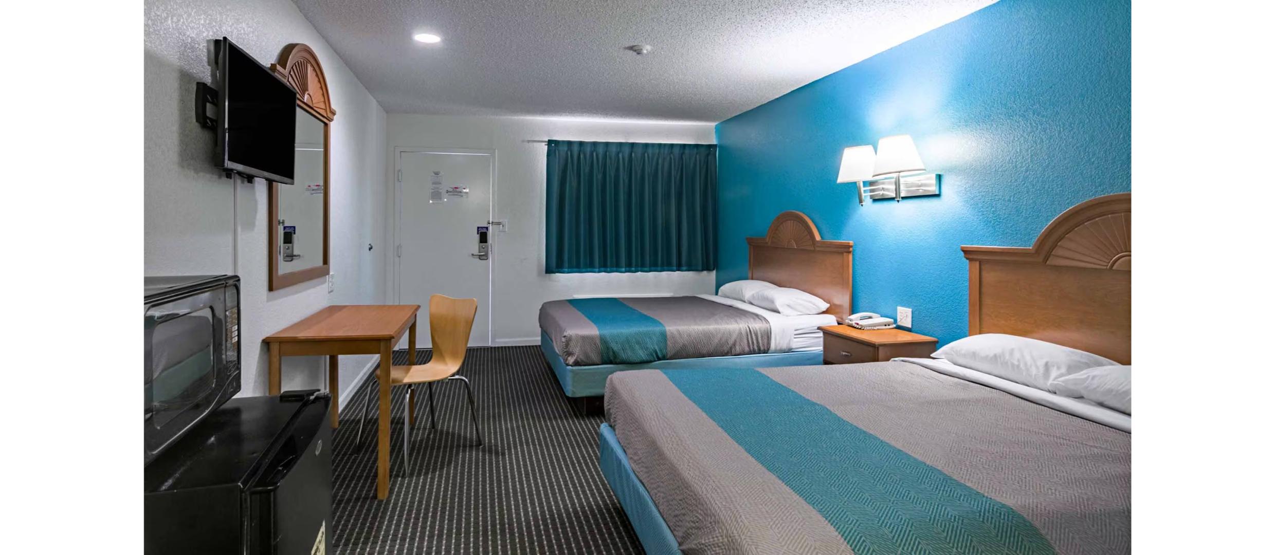Quadruple Two Queen Beds Non Smoking