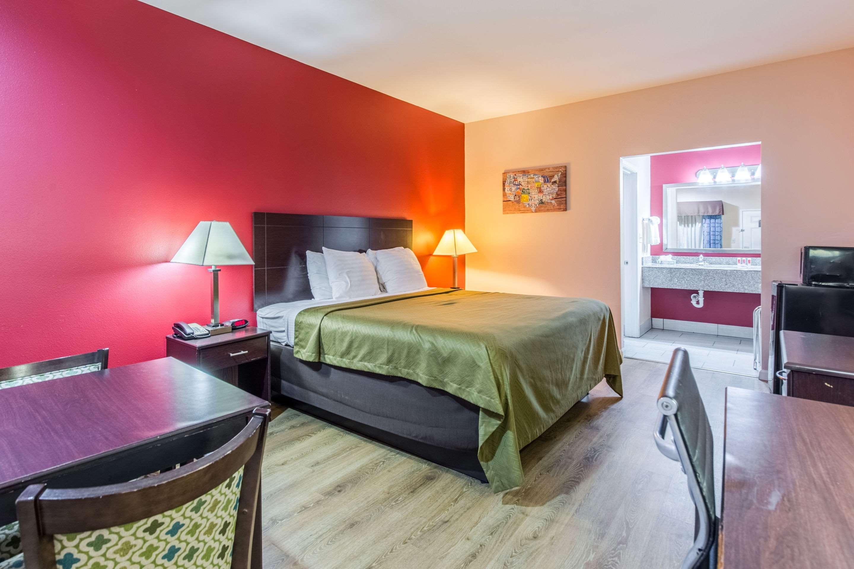 Double King Bed Non Smoking