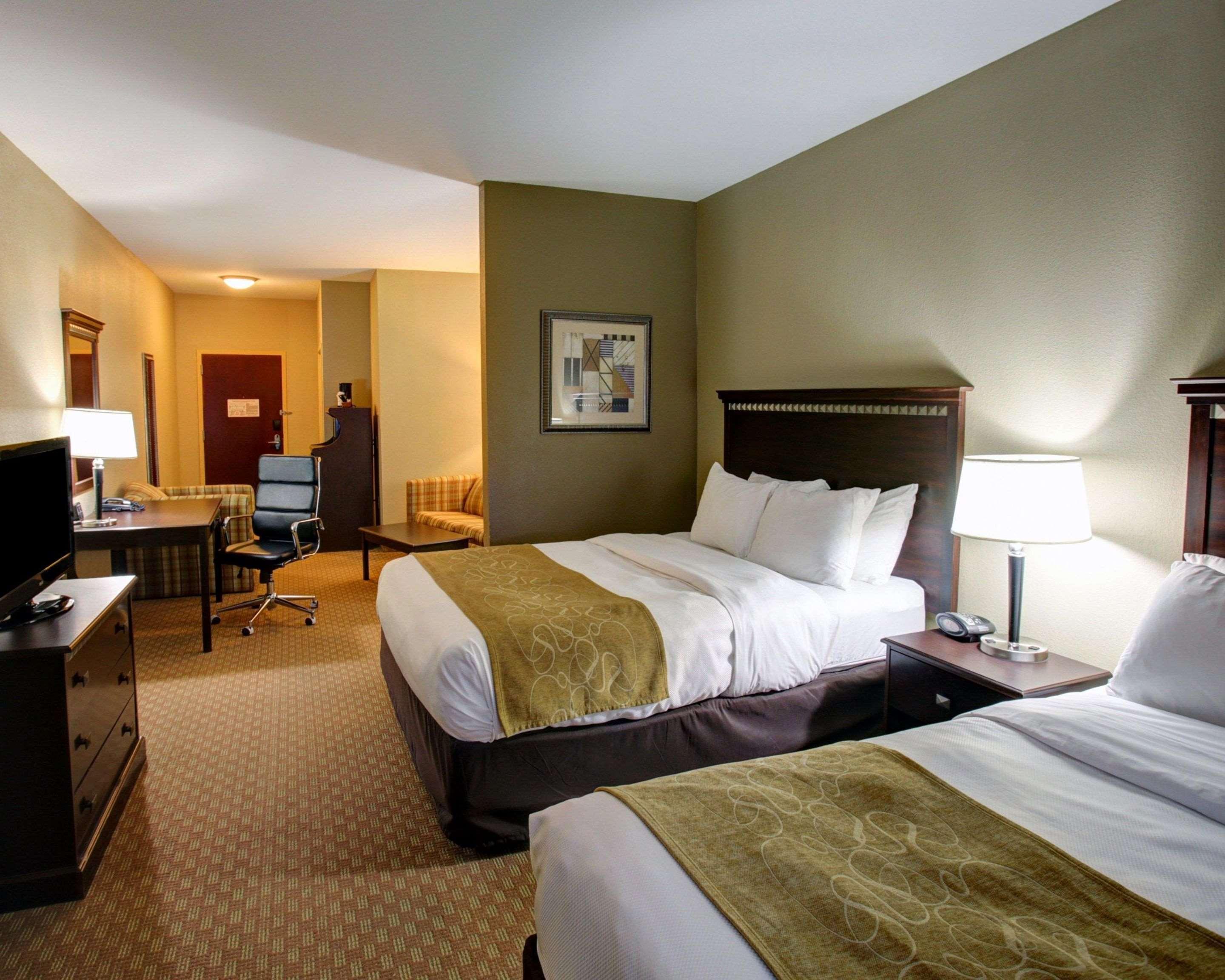 Suite Two Queen Beds Non Smoking