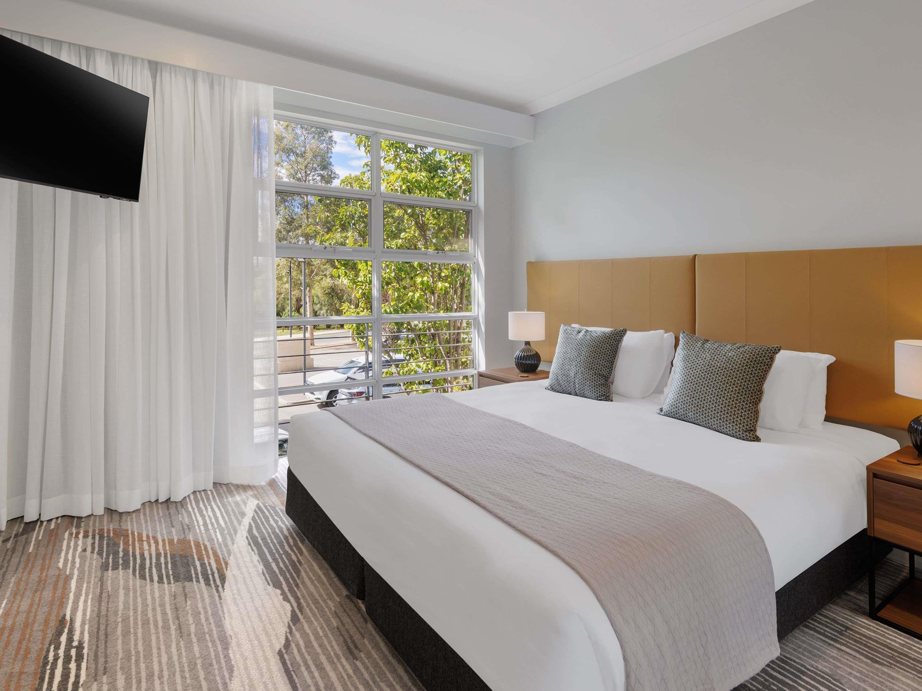 Studio King Size Bed