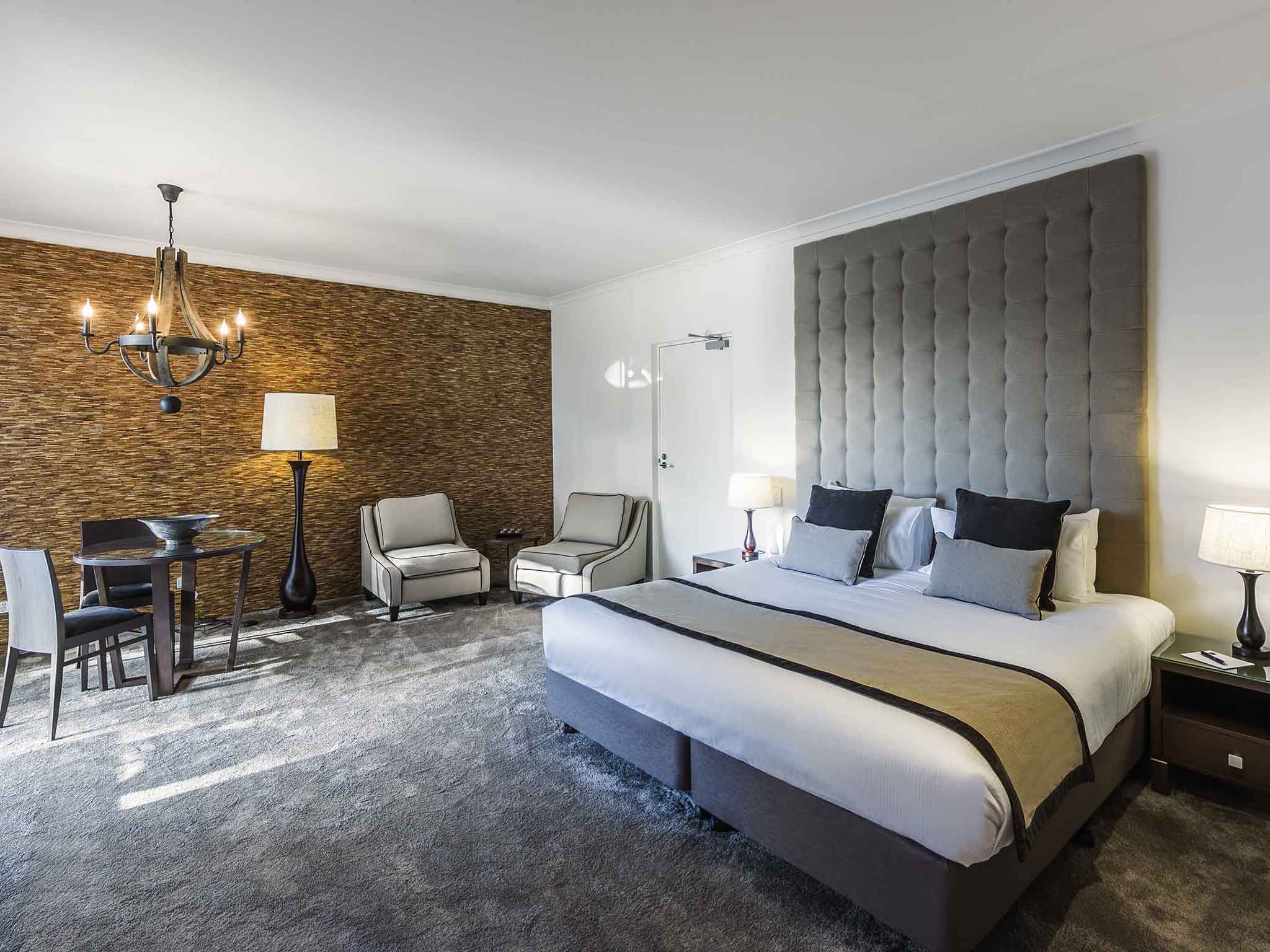 Studio King Size Bed