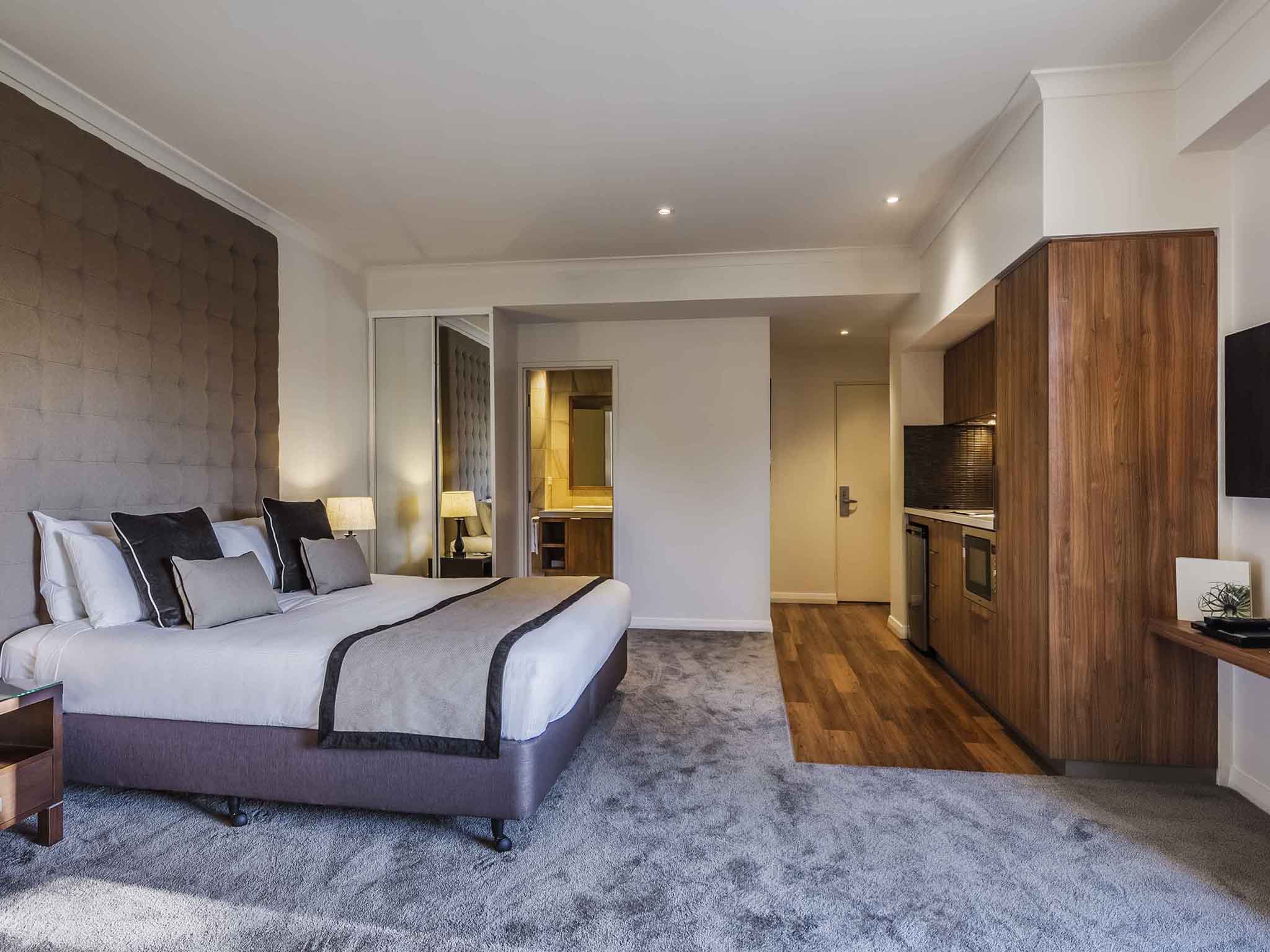 Studio King Size Bed