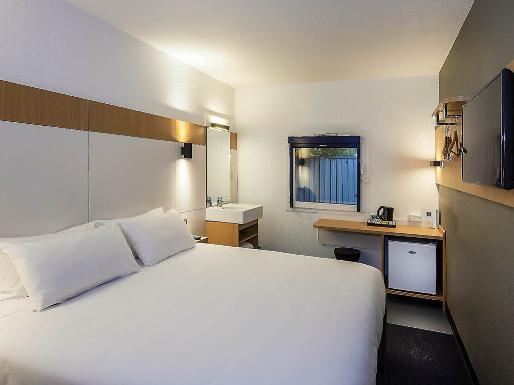 Double King Size Bed