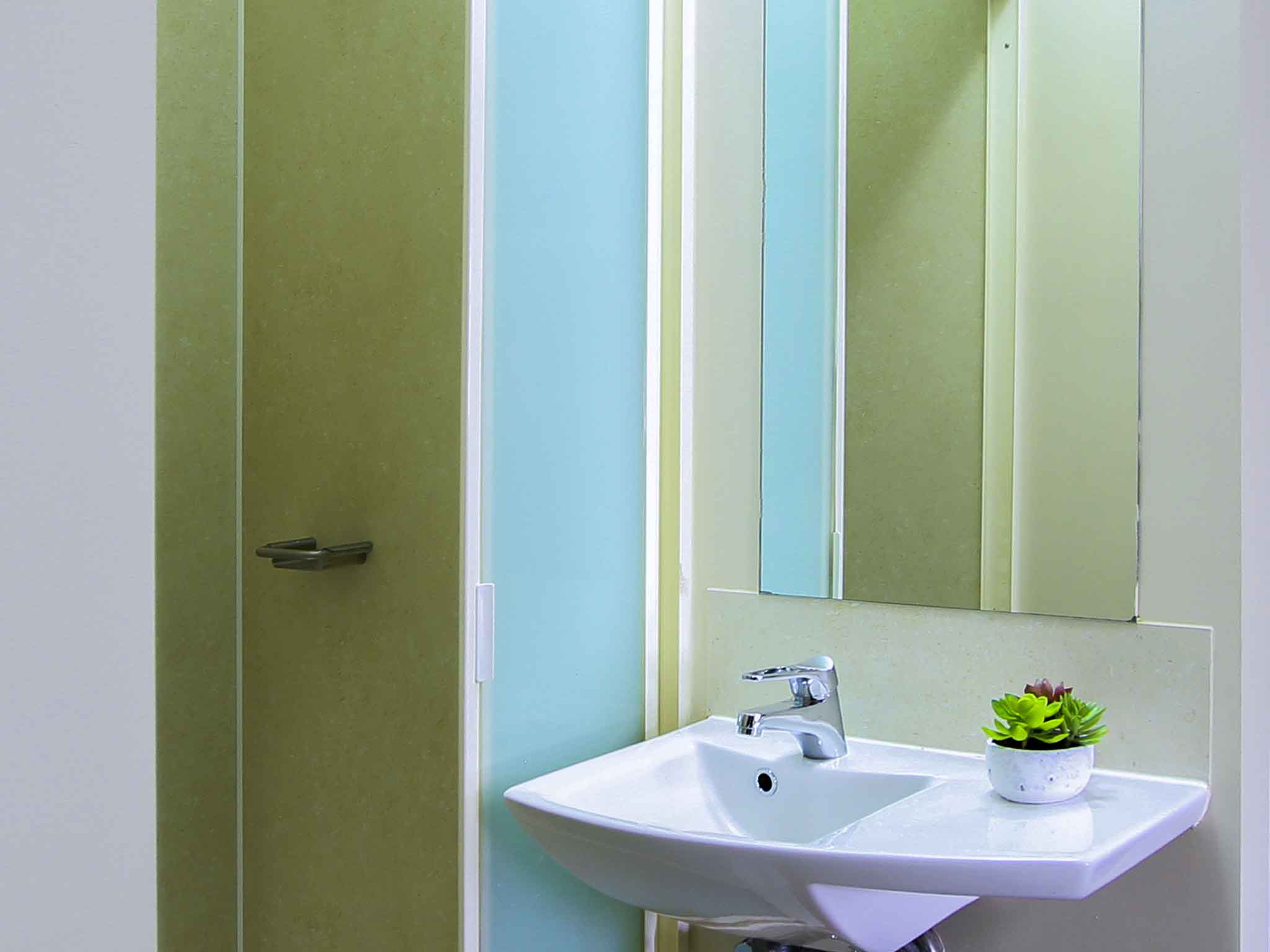 Double Queen Size Bed