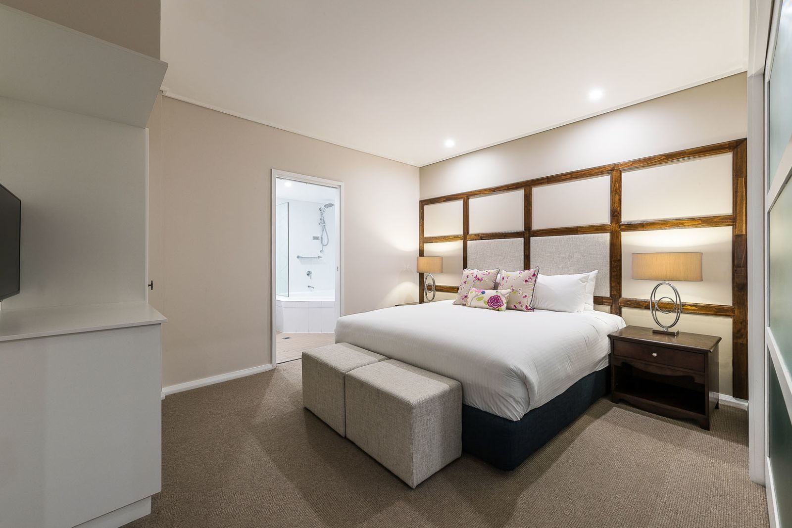 Apartment King Bed Two Bedrooms