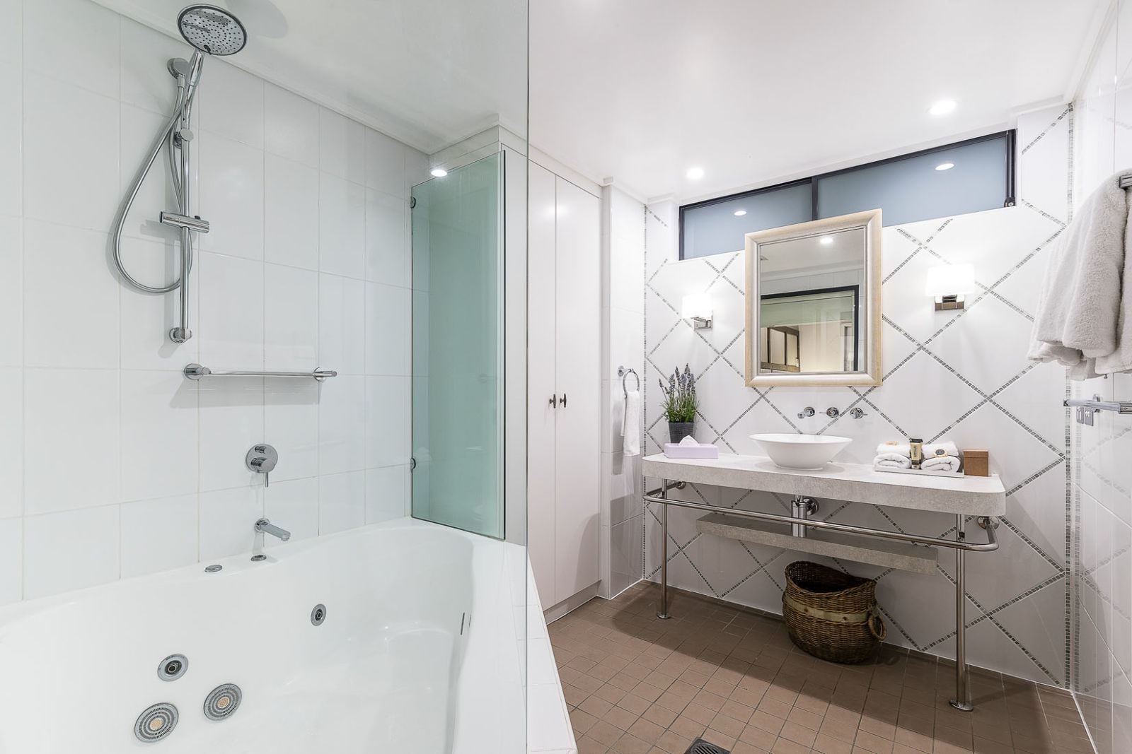 Apartment King Bed One Bedroom 