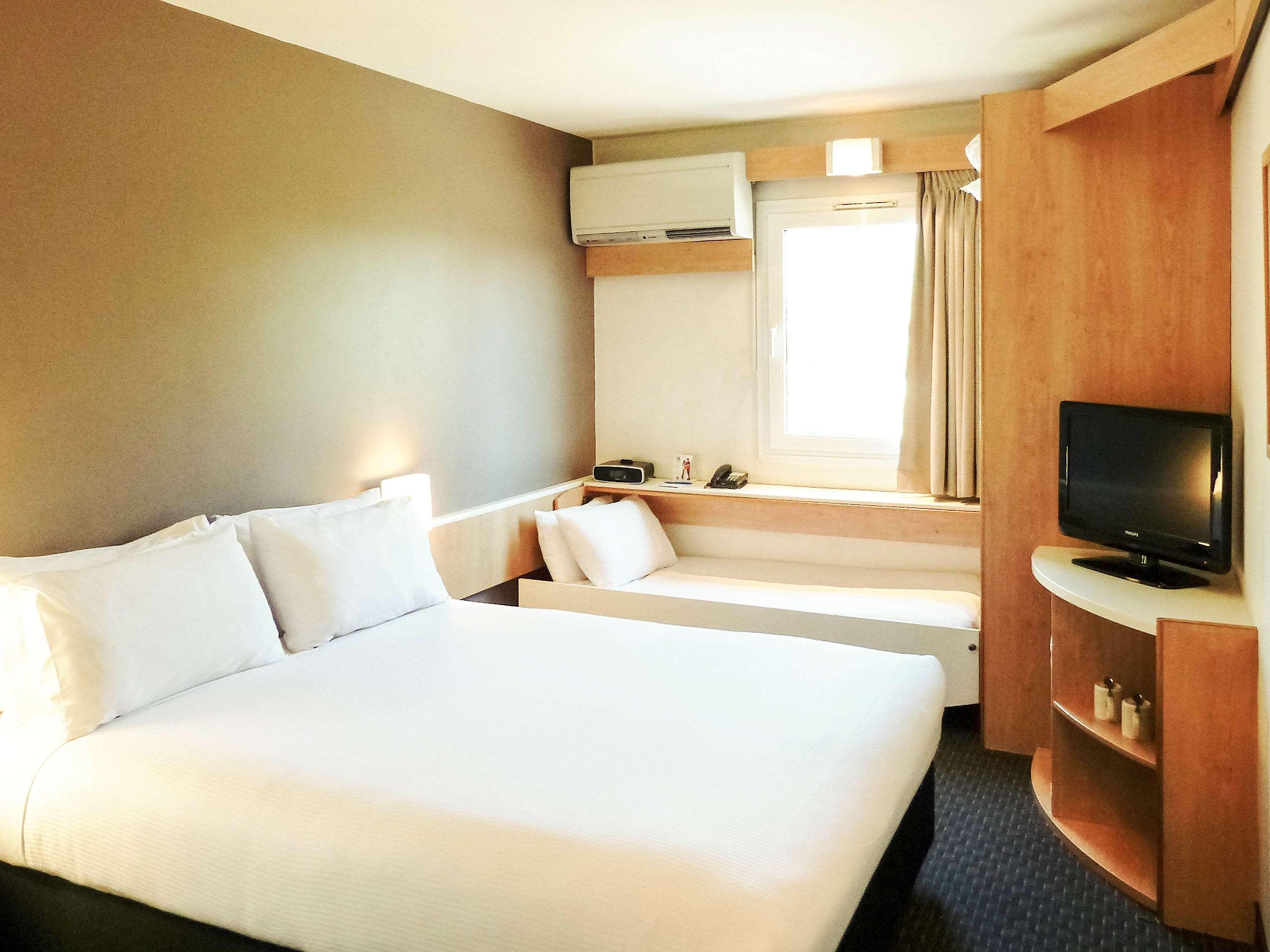 Double Queen Size Bed