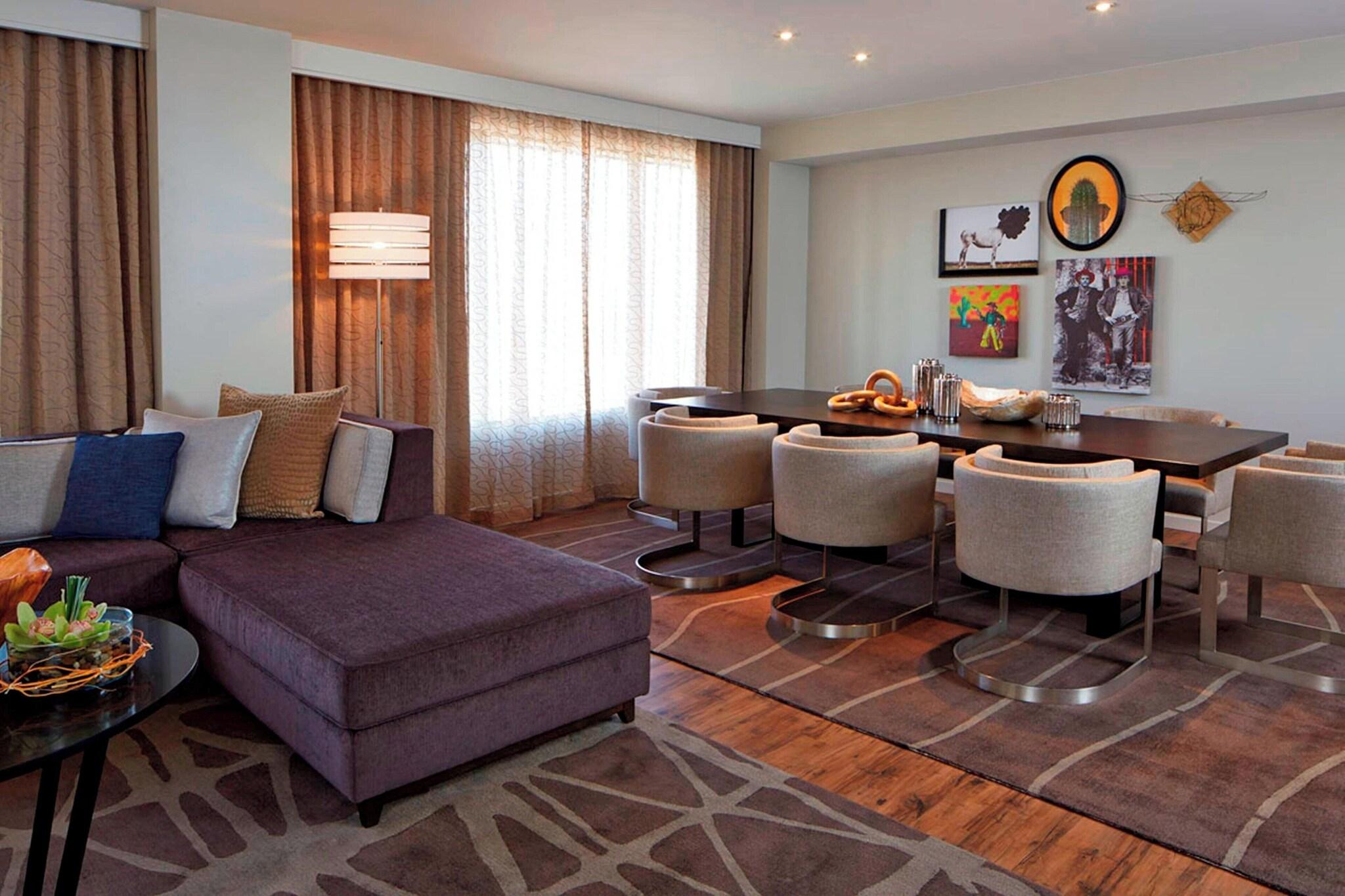 Suite King Size Bed