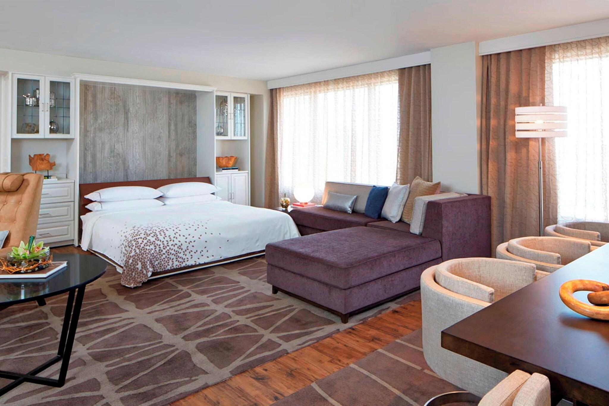 Suite King Size Bed