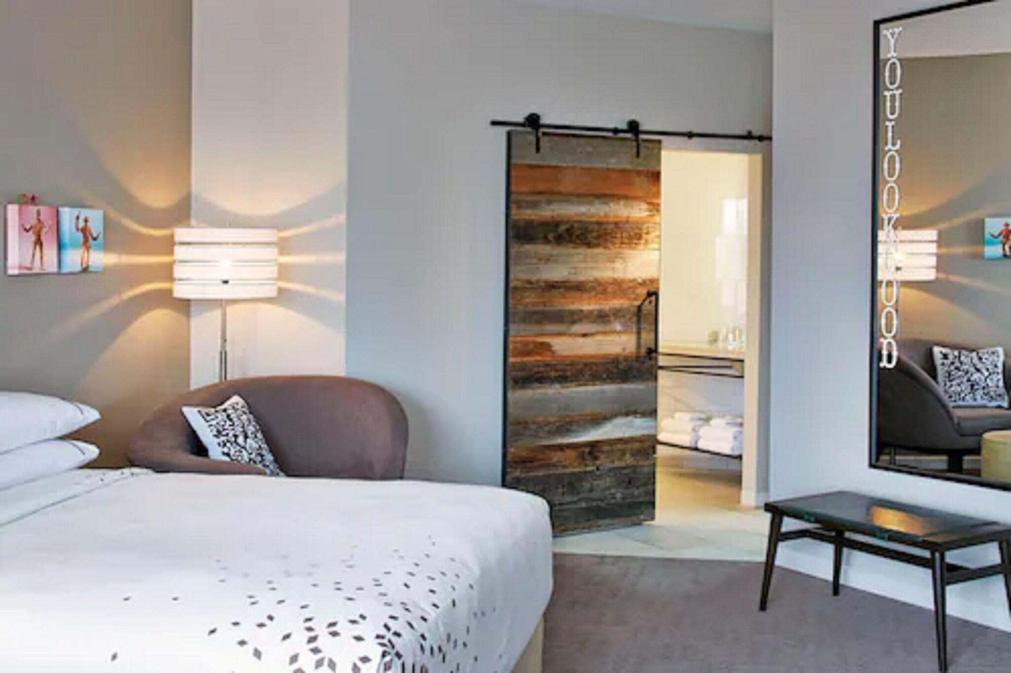 Double Club Two Queen Beds