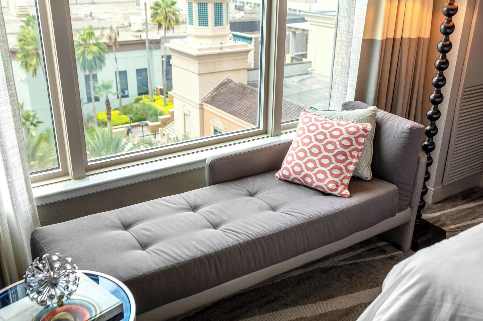 Double Club King Bed