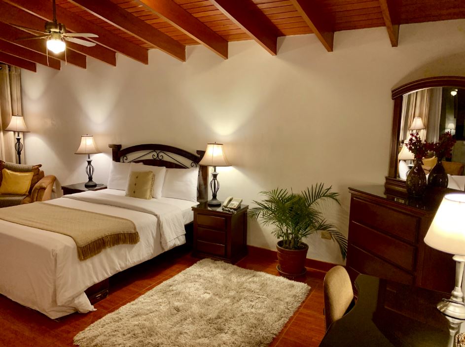 Junior Suite Queen Size Bed