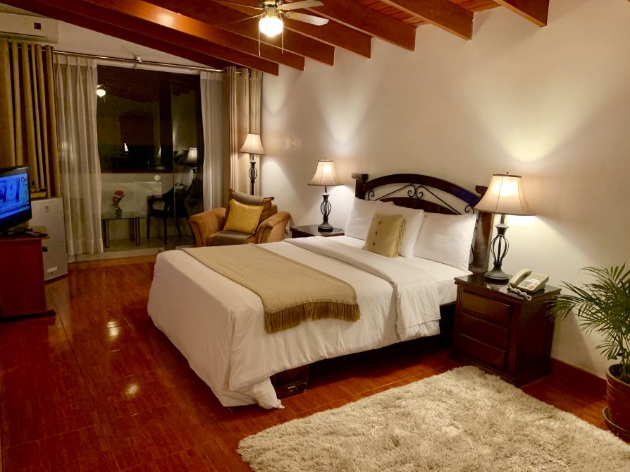 Junior Suite Queen Size Bed