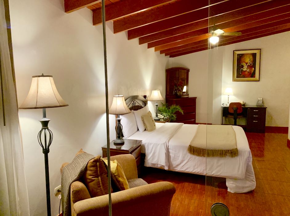 Junior Suite Queen Size Bed