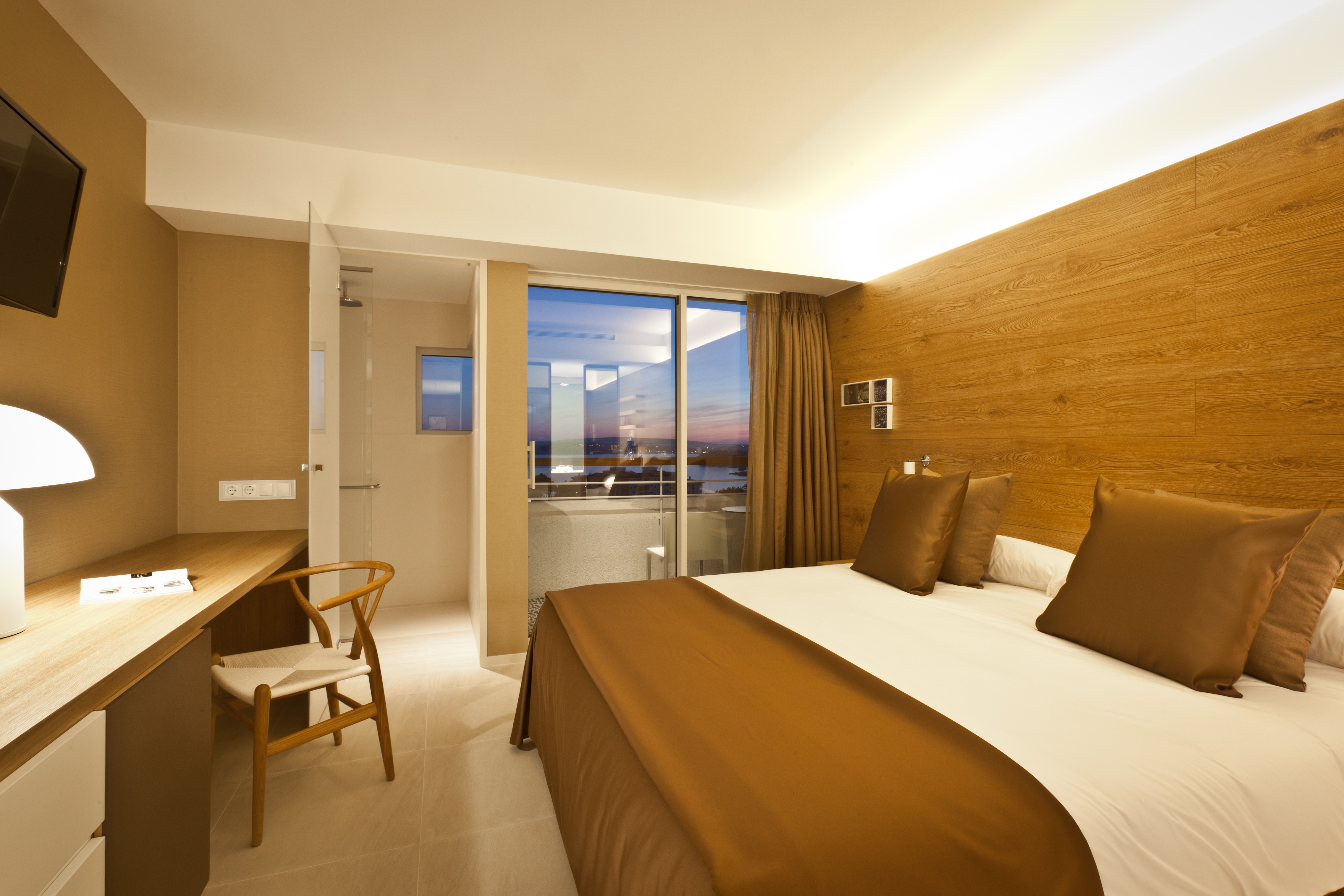 Double or Twin Deluxe