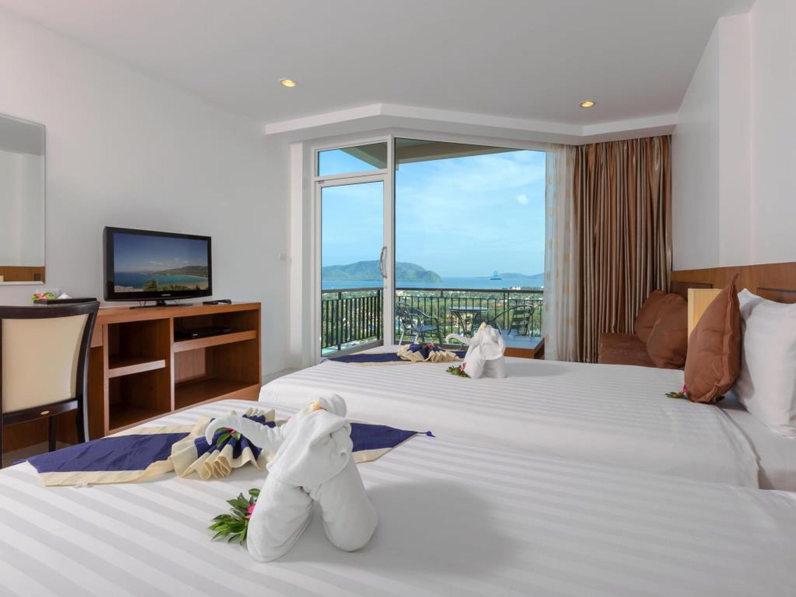 Double or Twin Deluxe Sea View