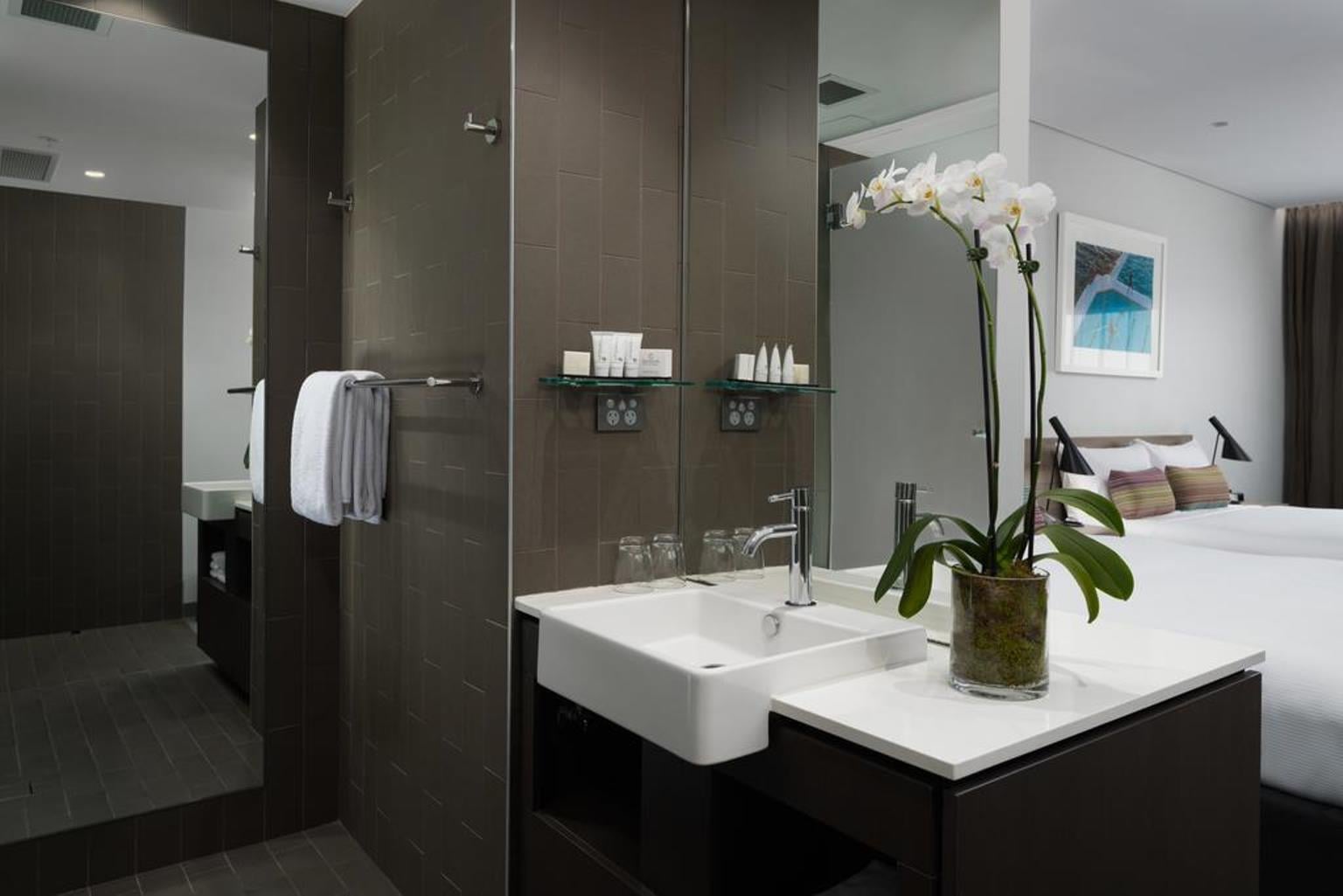 Double Deluxe King Bed