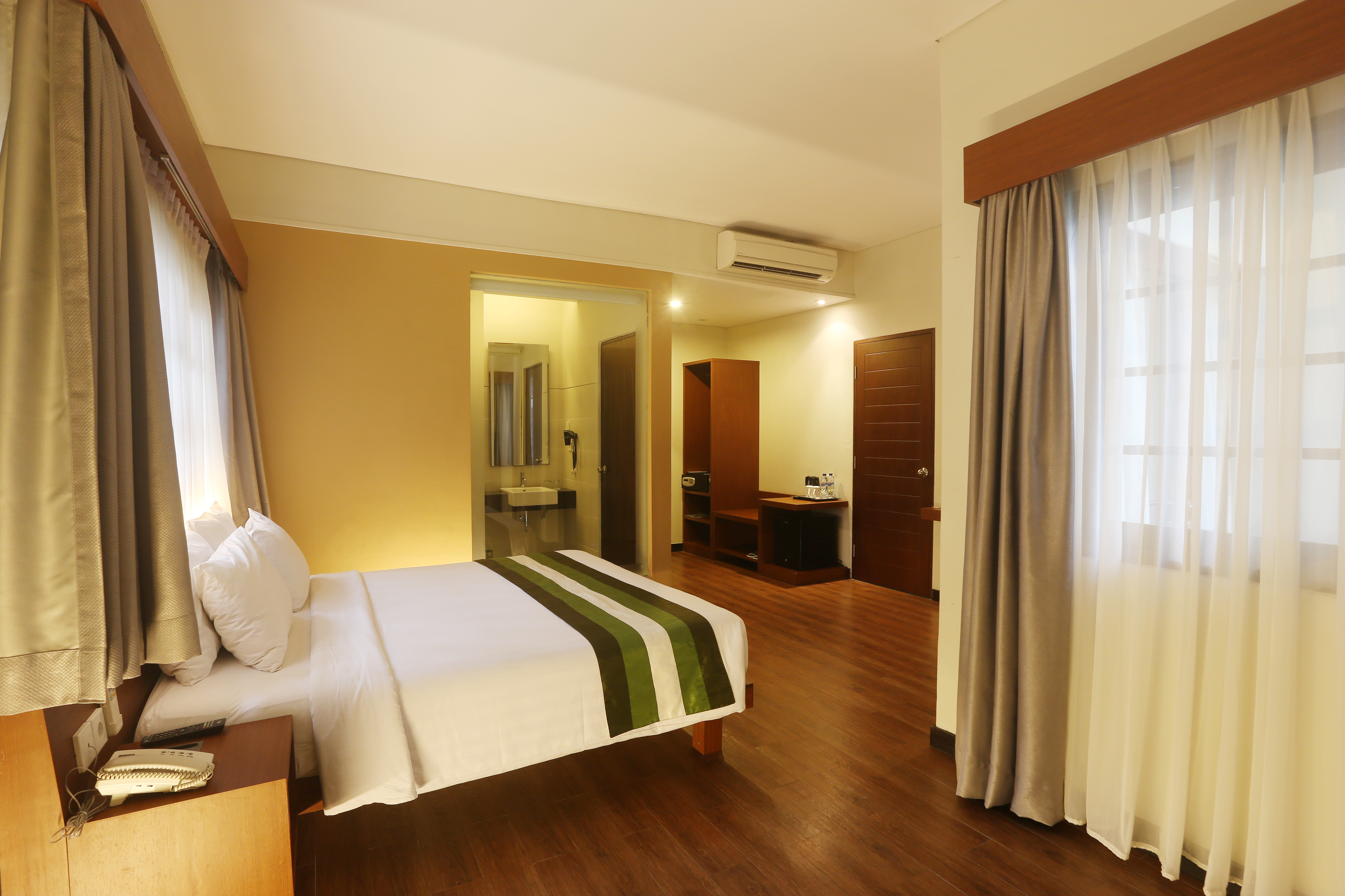 Double or Twin Deluxe