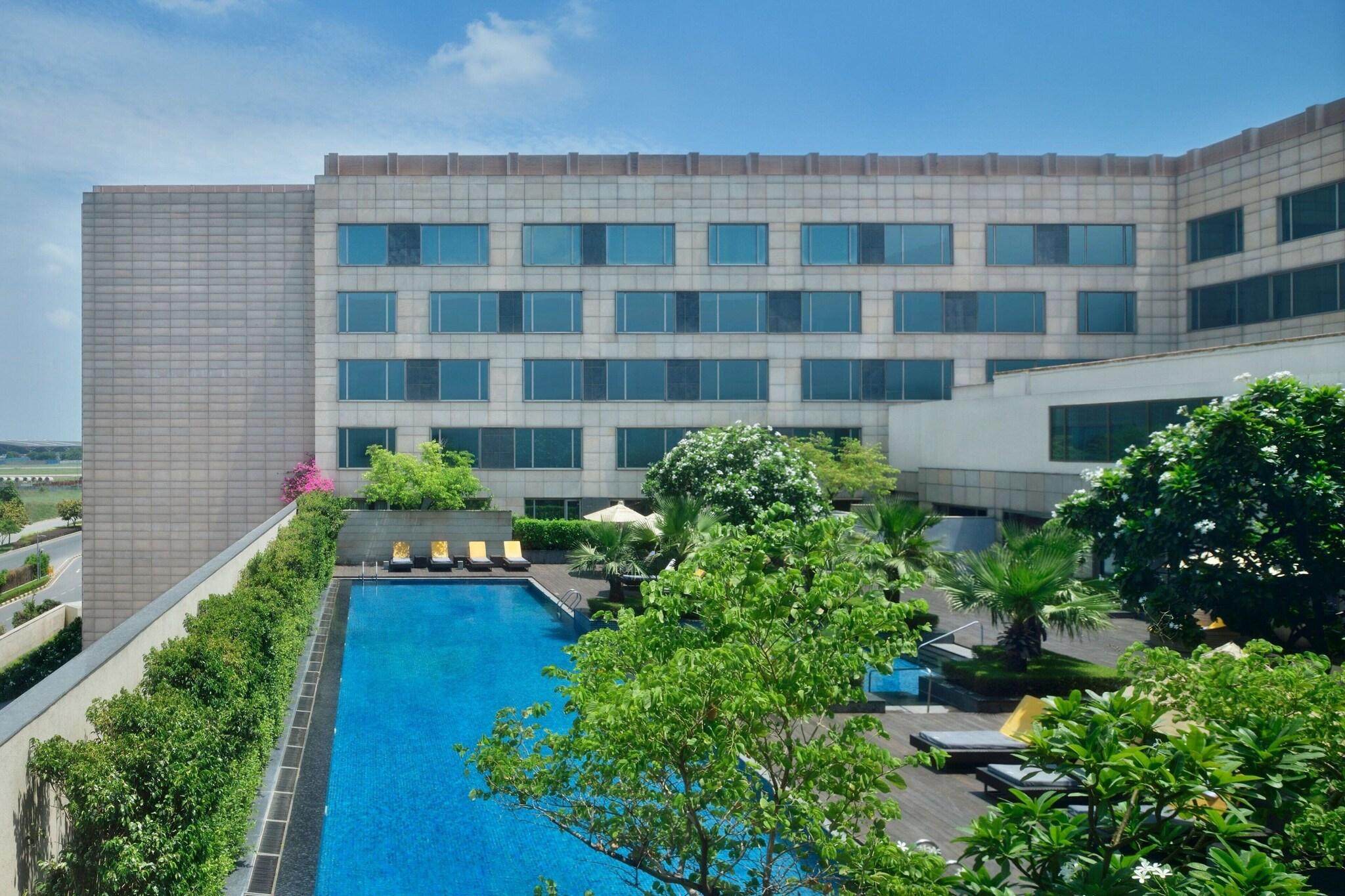 Double Club King Bed