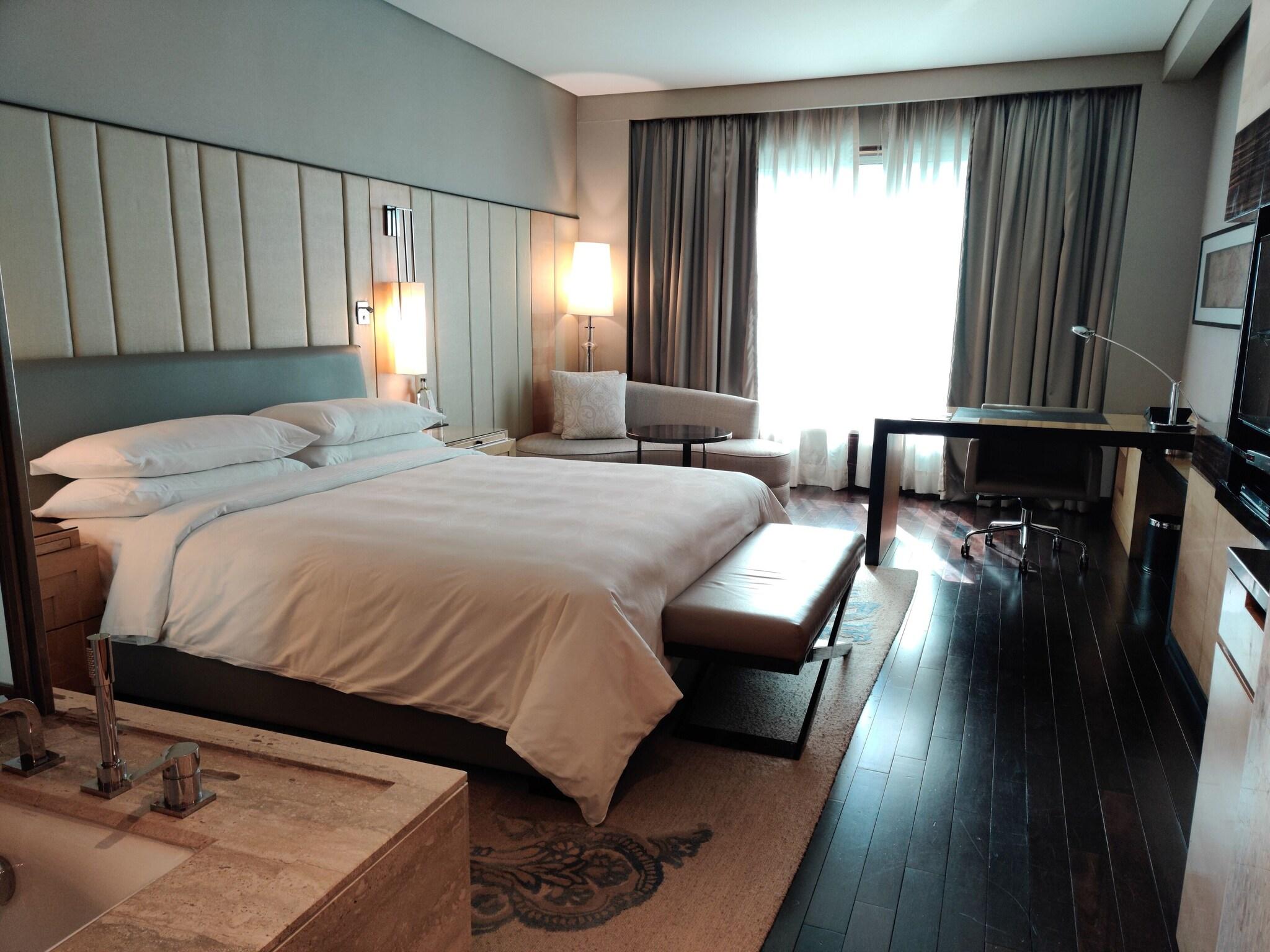 Double Executive King Bed