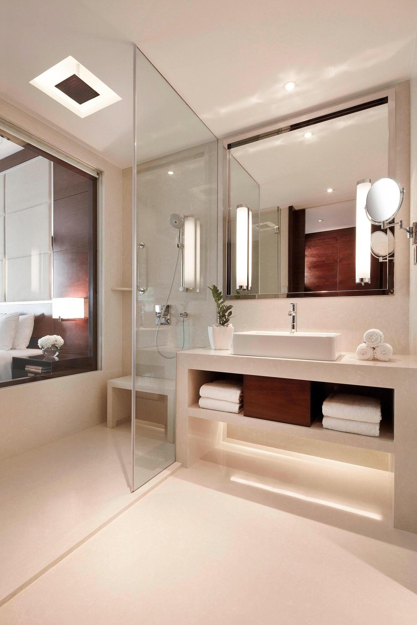 Double Executive King Bed