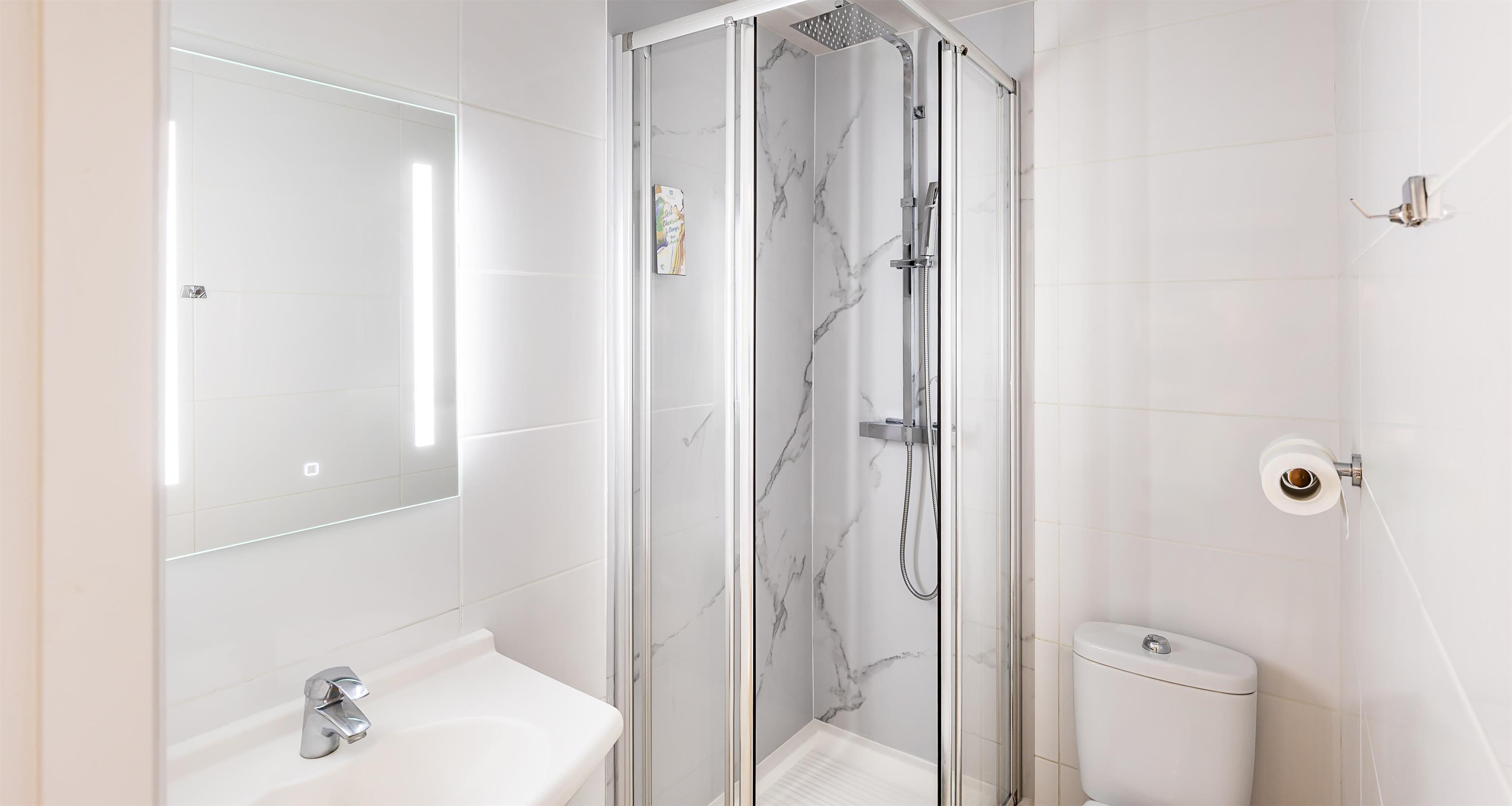 Family Room Capacity 5