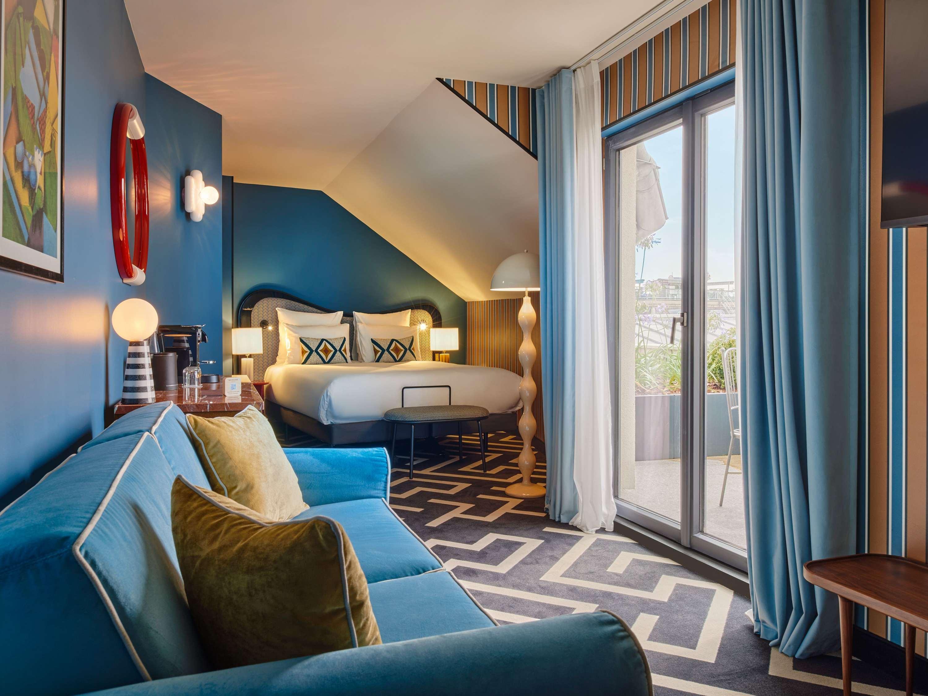 Double Queen Size Bed