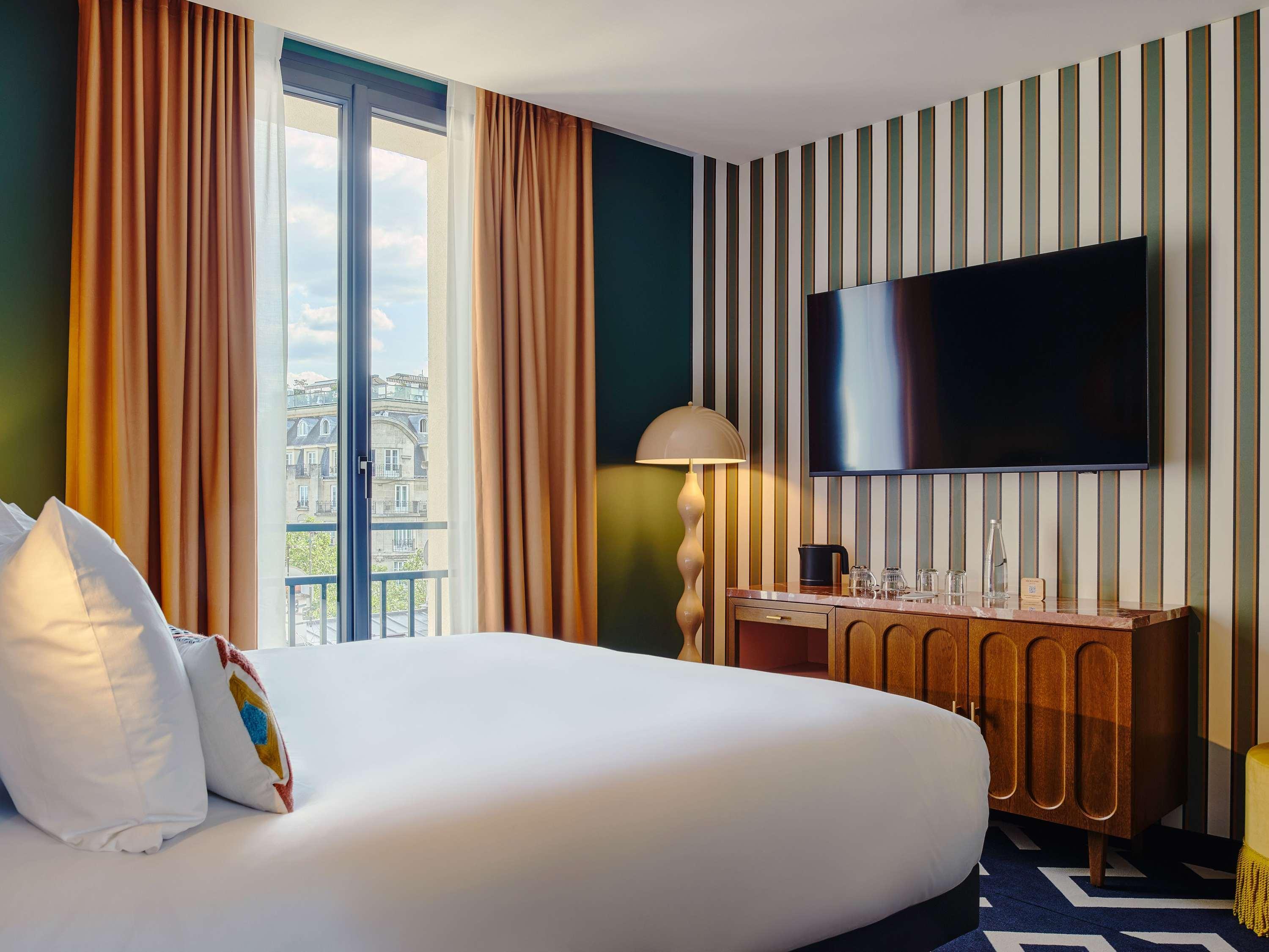 Double Queen Size Bed