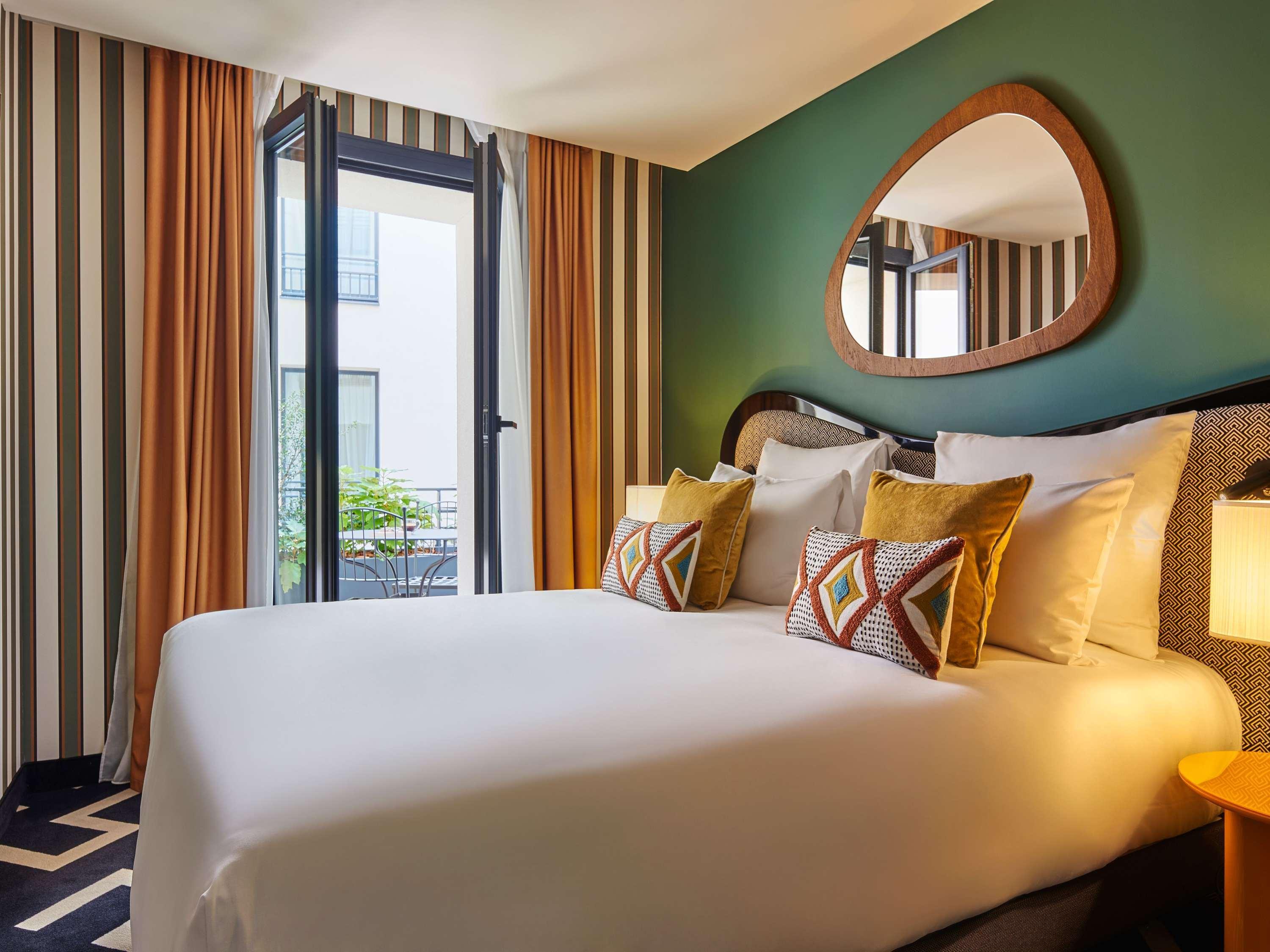 Double Queen Size Bed