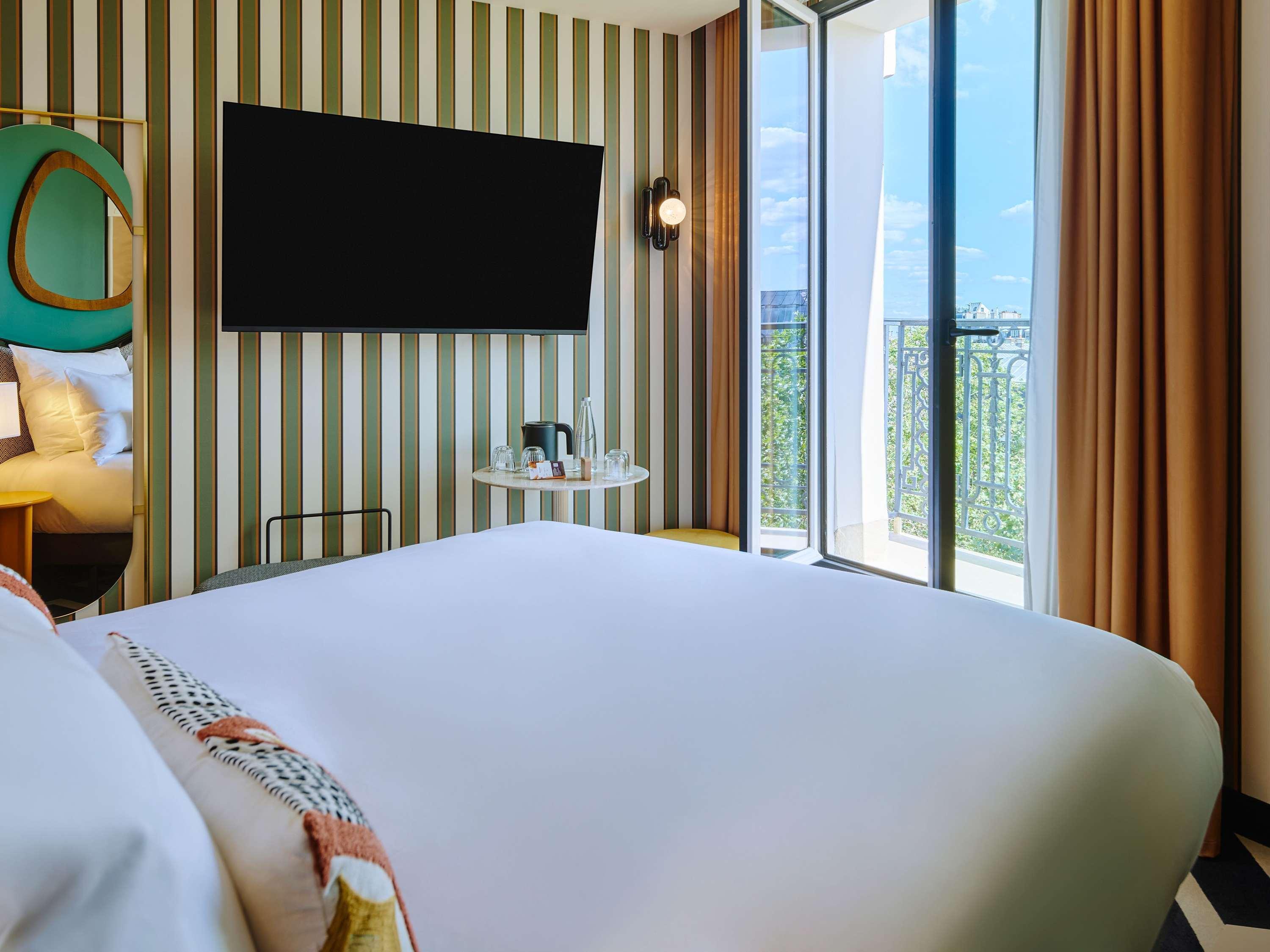 Double Queen Size Bed