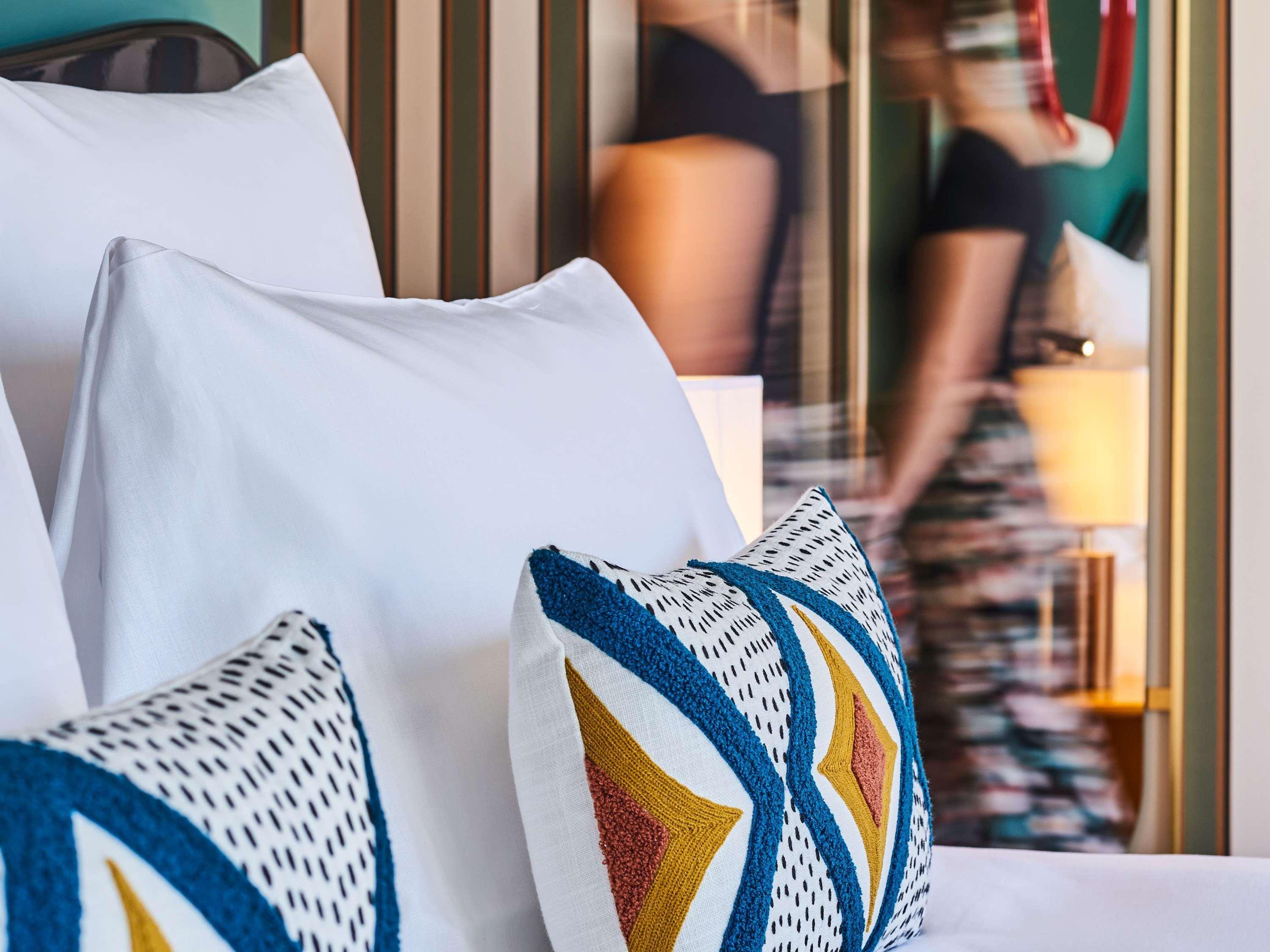 Double Queen Size Bed