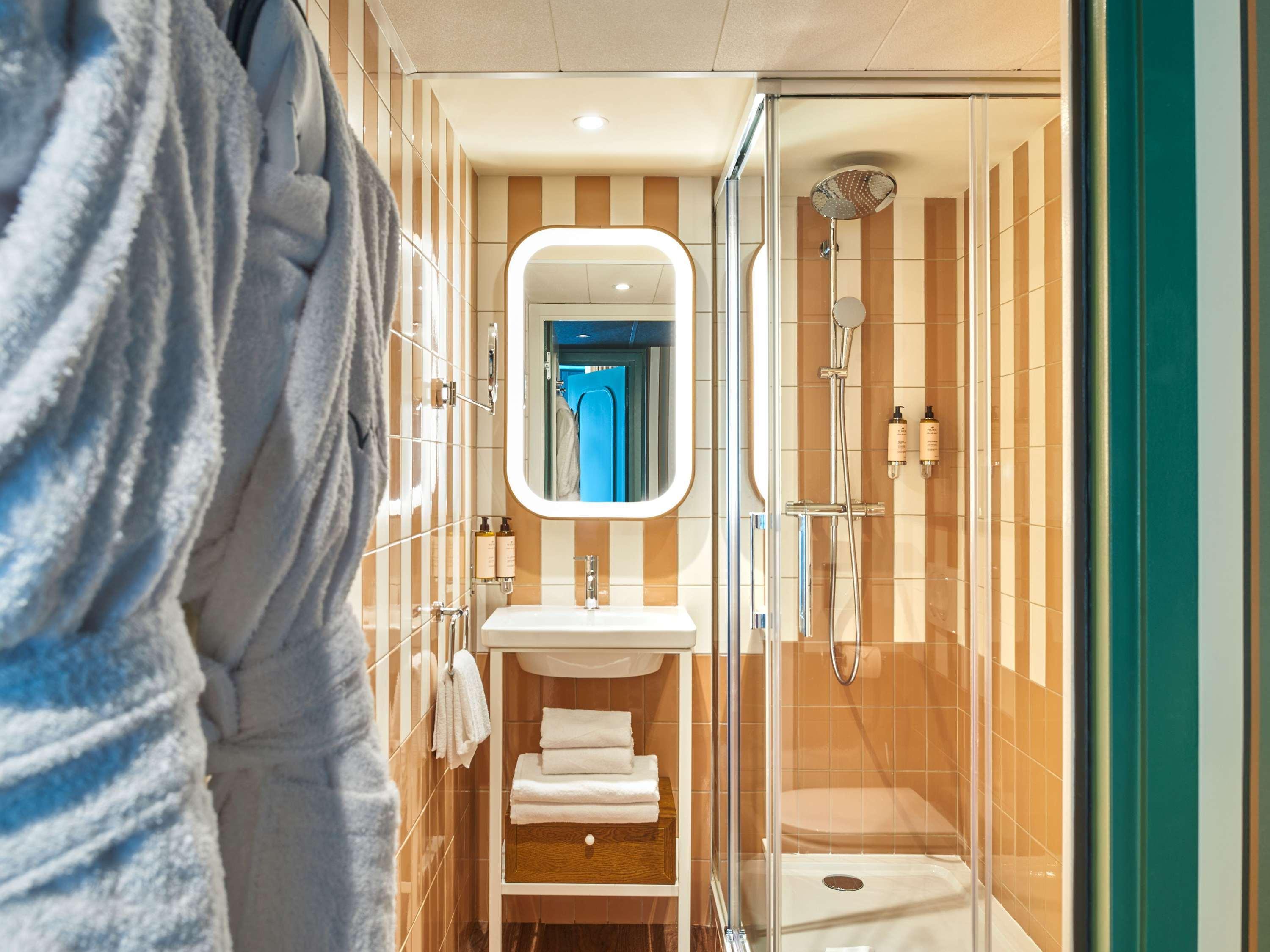 Double Queen Size Bed