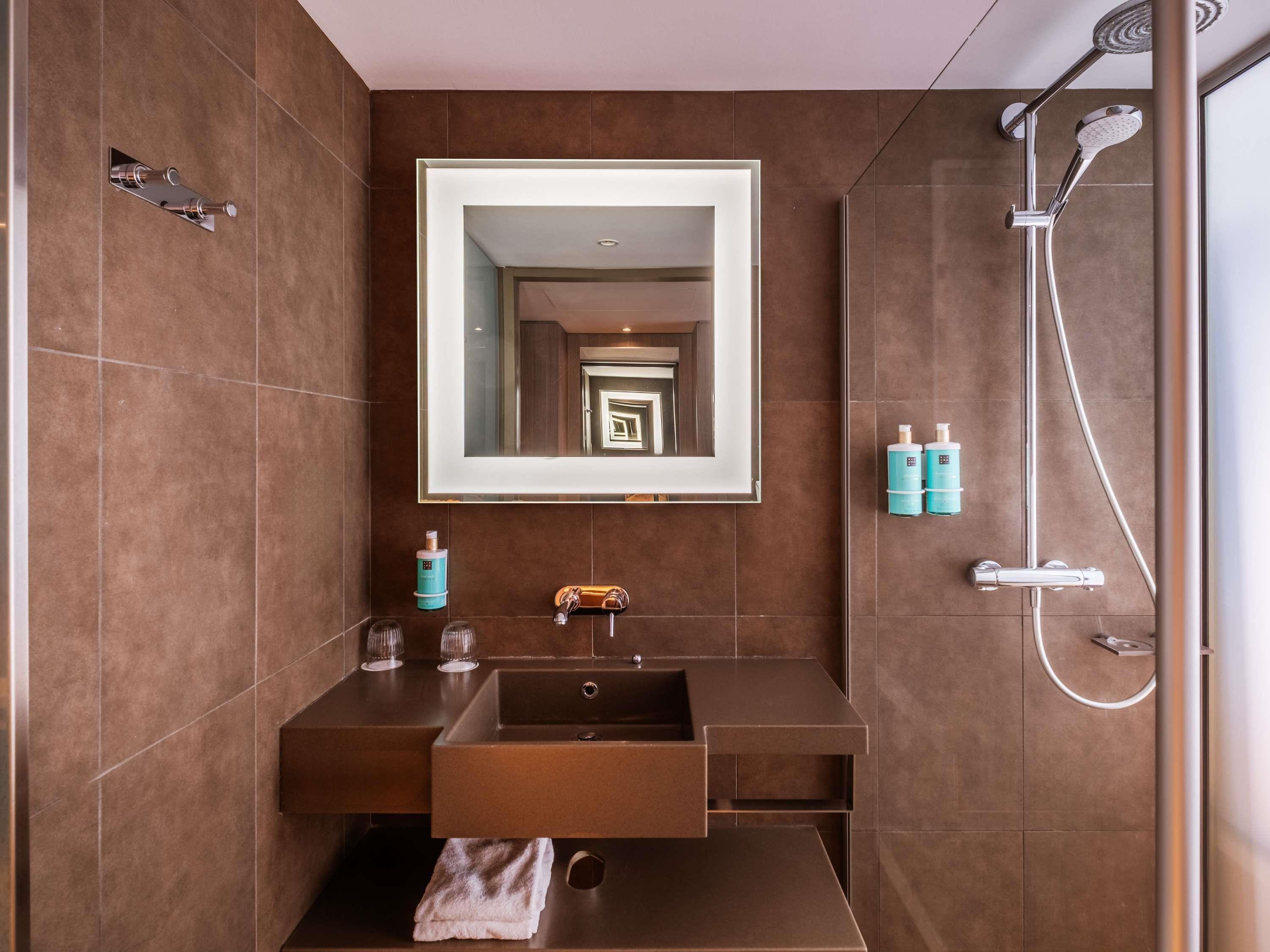 Double Classic Double Bed