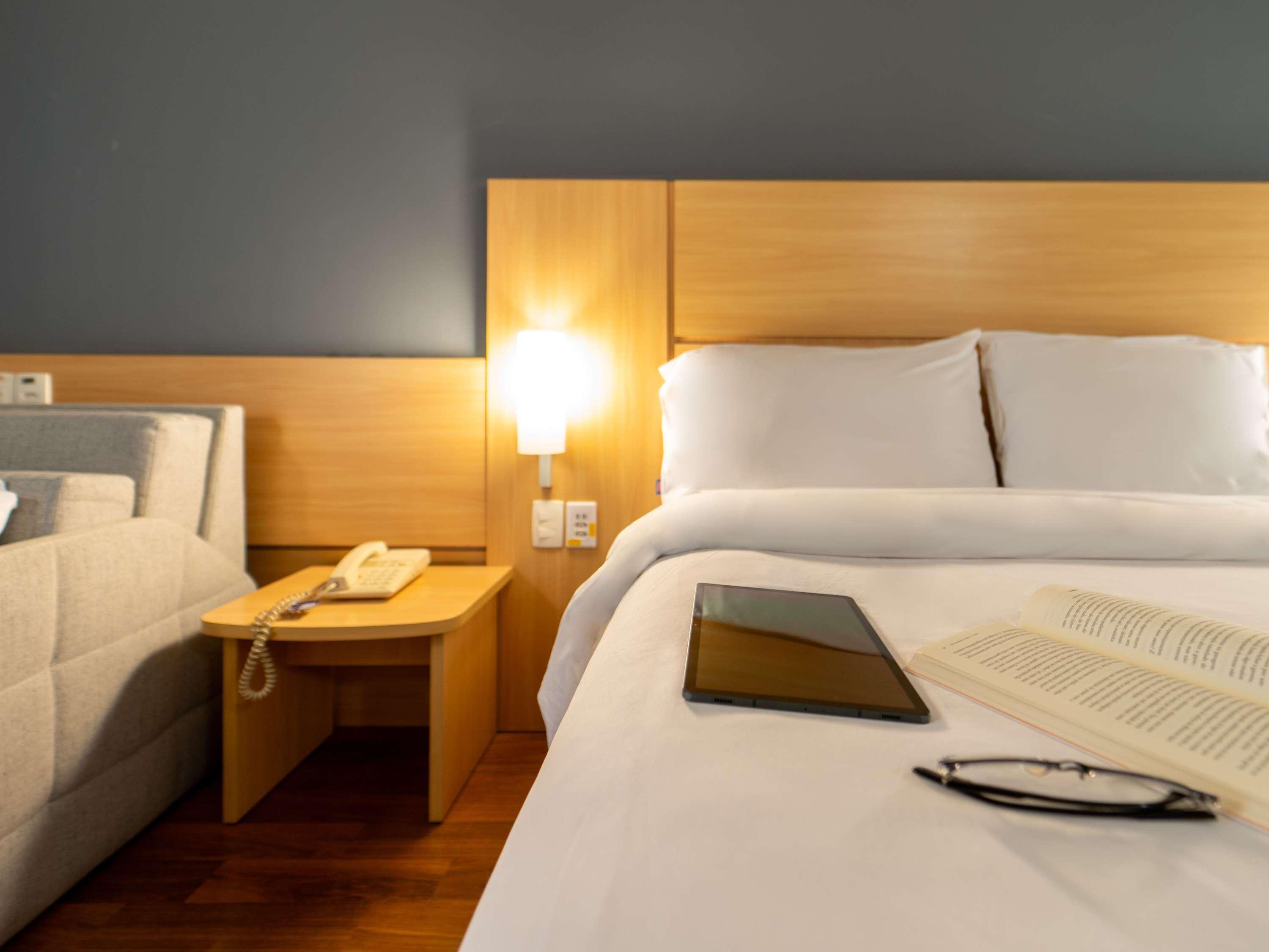 Apartment Queen Size Bed