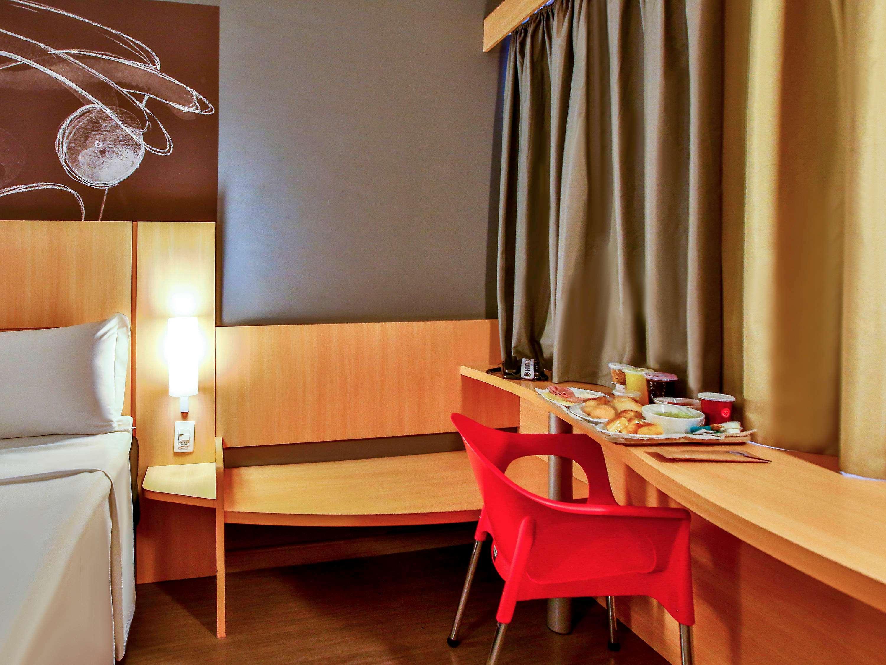 Double Queen Size Bed