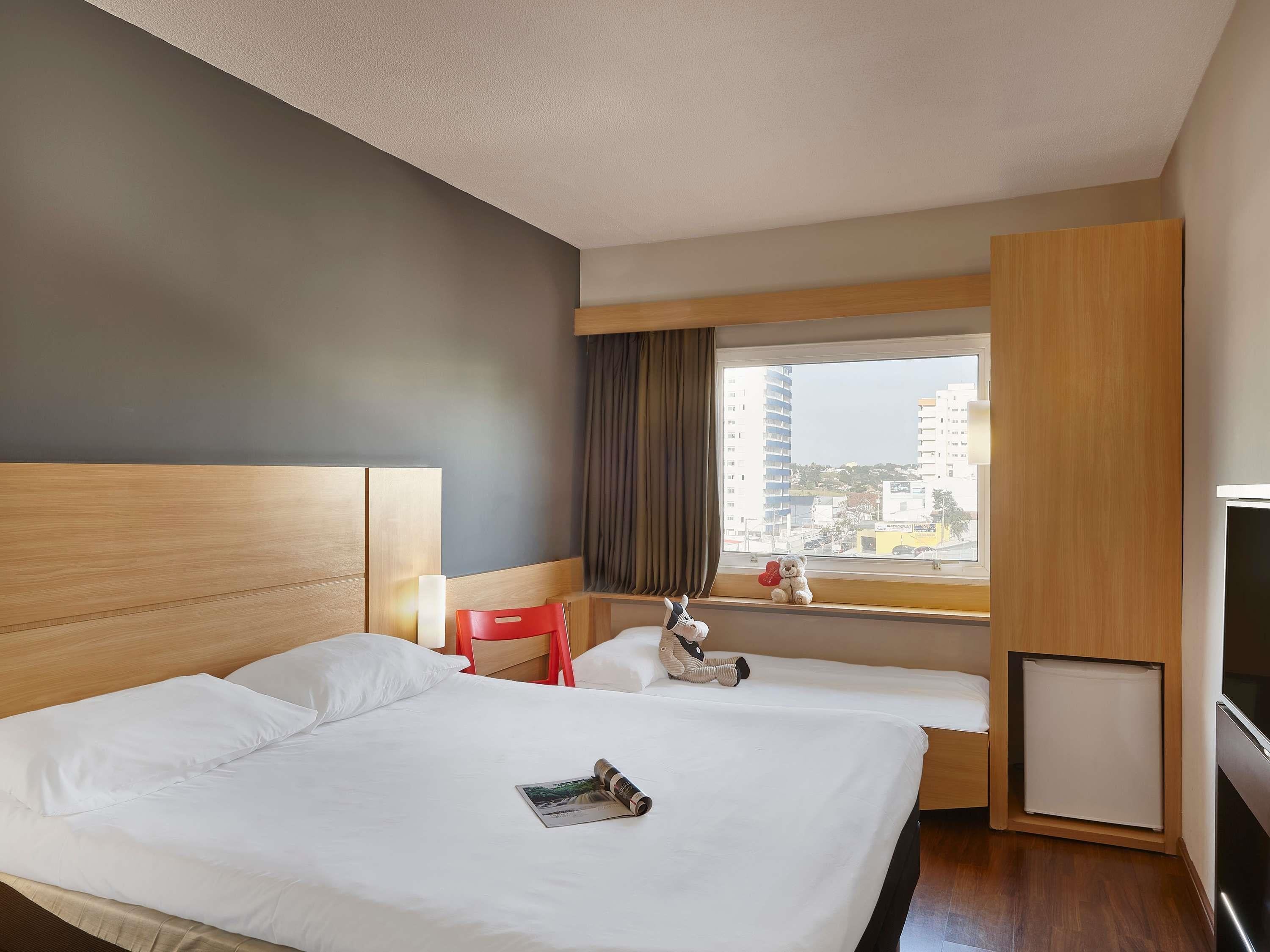 Double Queen Size Bed