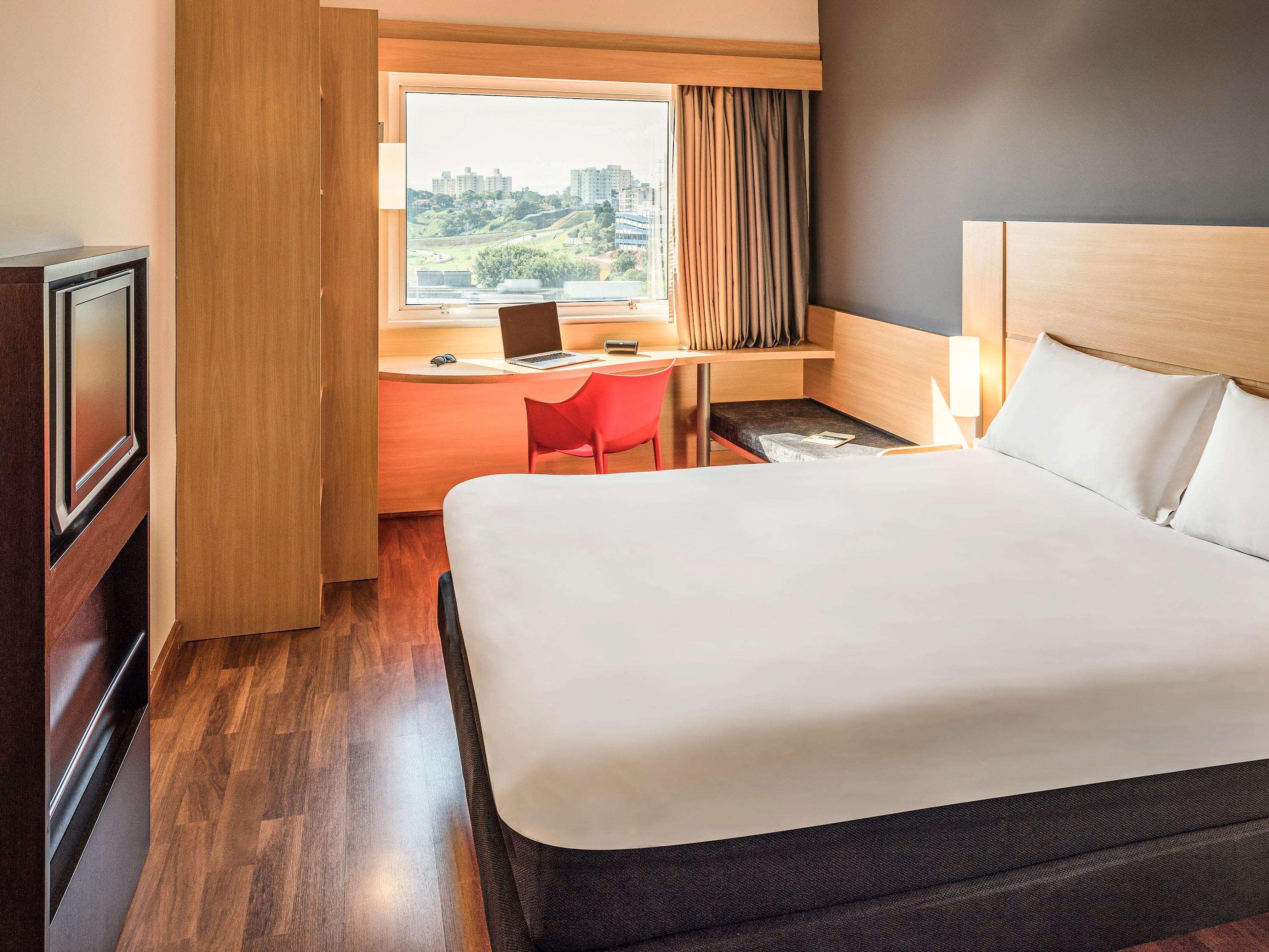 Double Queen Size Bed