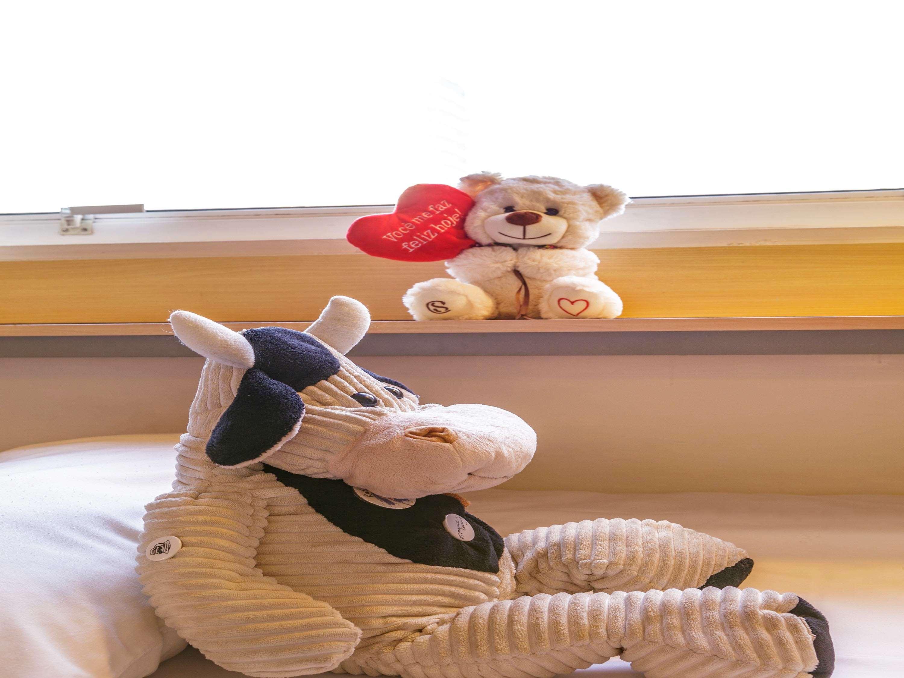 Double Queen Size Bed